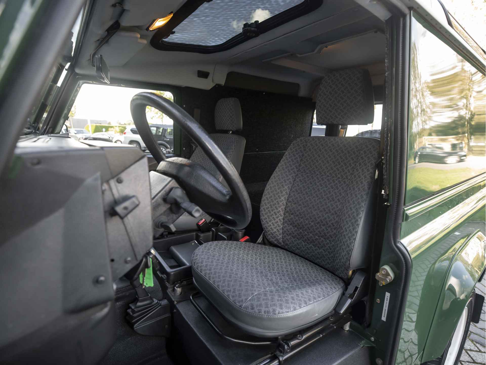 Land Rover Defender 2.5 Td5 Hard Top 90" S | Uniek | Uitstekende Conditie | Origineel | Nieuw door ons geleverd | - 5/39