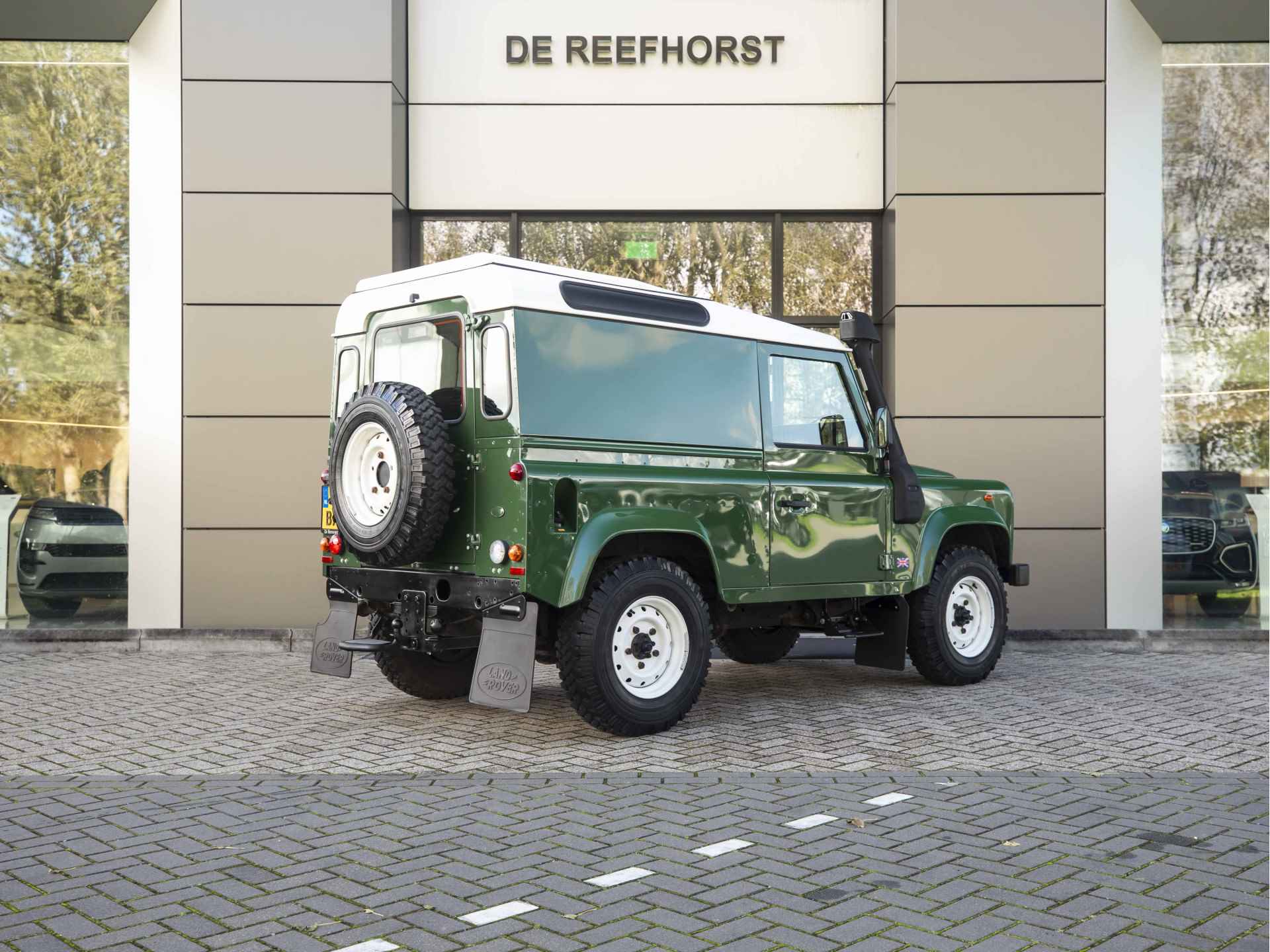 Land Rover Defender 2.5 Td5 Hard Top 90" S | Uniek | Uitstekende Conditie | Origineel | Nieuw door ons geleverd | - 18/39