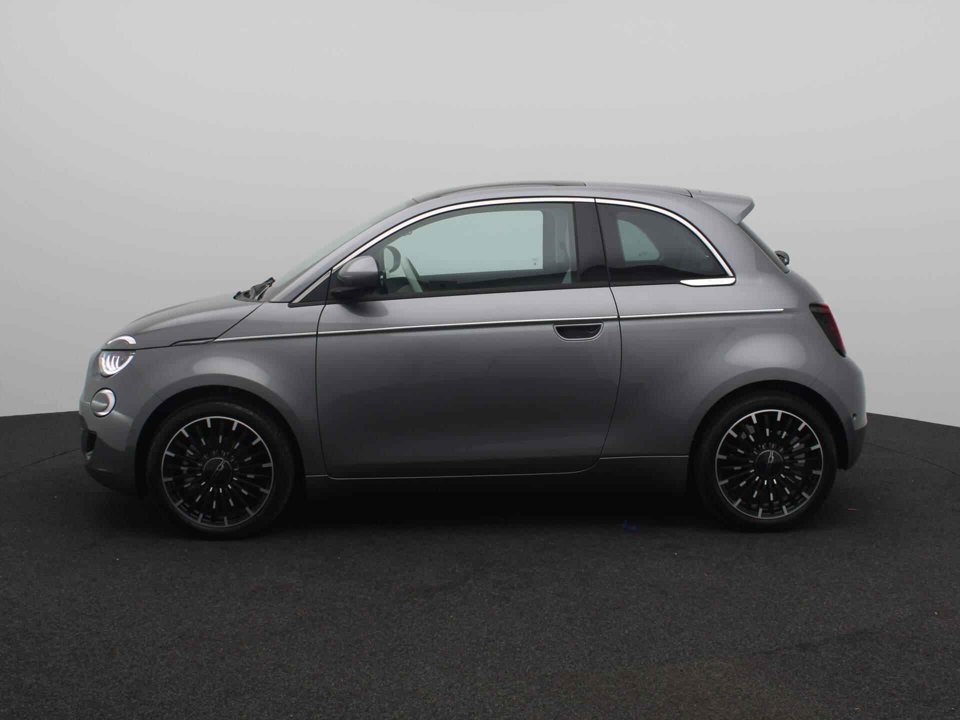 Fiat 500 La Prima 42 kWh | 17'' LM. Velgen | Lederen Stoelbekleding | Parkeercamera Achter | 360 Parkeersensoren | - 4/9