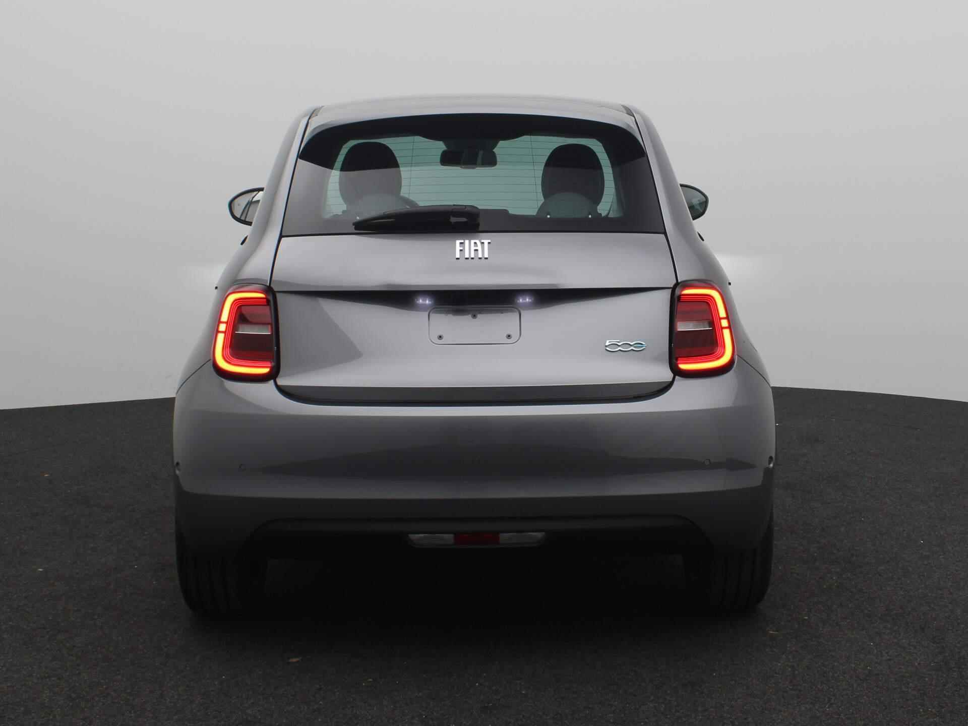 Fiat 500 La Prima 42 kWh | 17'' LM. Velgen | Lederen Stoelbekleding | Parkeercamera Achter | 360 Parkeersensoren | - 5/9