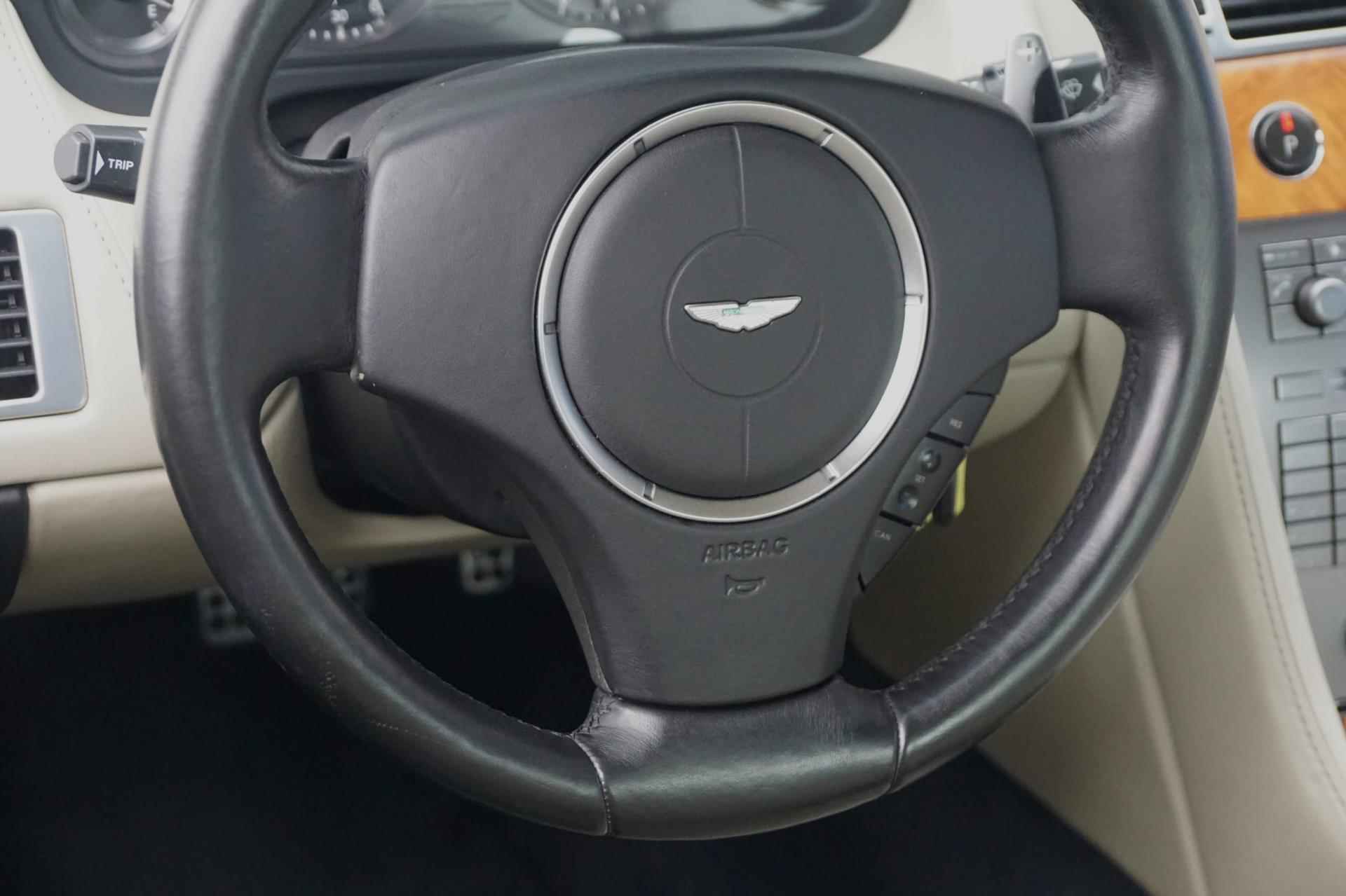 Aston Martin DB9 5.9 V12 Touchtronic / Navigatie / Airco / Elek. Stoel / Volledige historie! - 11/36