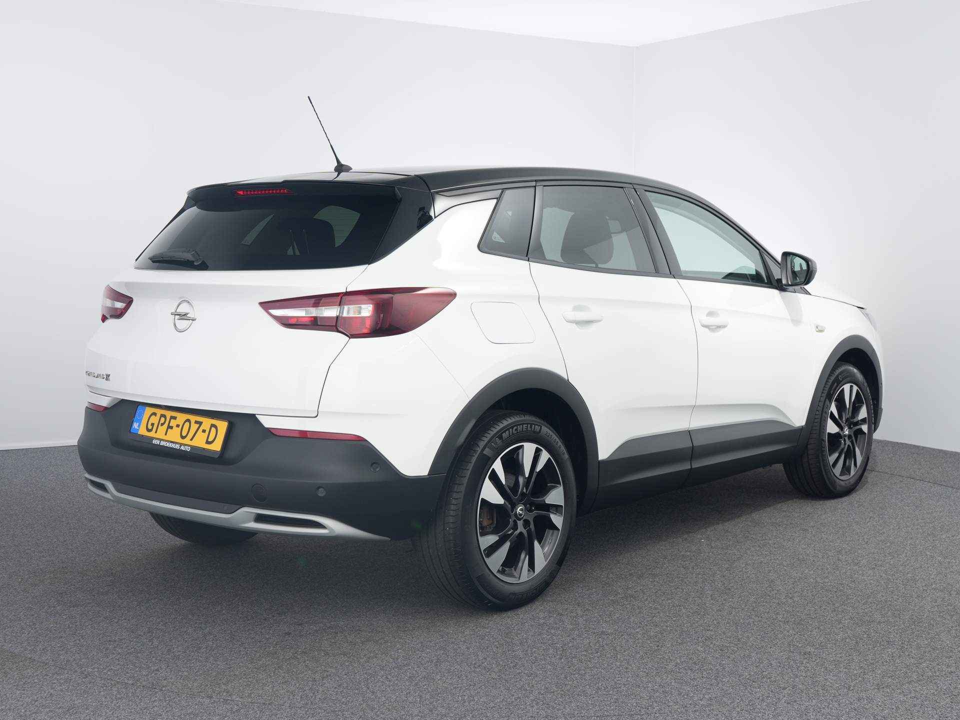 Opel Grandland X 1.2 Turbo Business Edition | Automaat | Stoel en stuurverwarming | Cruise Controle | Clima | Apple C | Stoel en stuurverwarming | Cruise Controle | Clima | Apple Carplay / Android Auto - 2/26