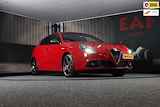 Alfa Romeo Giulietta 1.750 Turbo Veloce / 241 PK / AUT / Navi / Ecc / Cruise Control / BOSE / F1 / Schaalstoelen / Xenon / 18 Inch