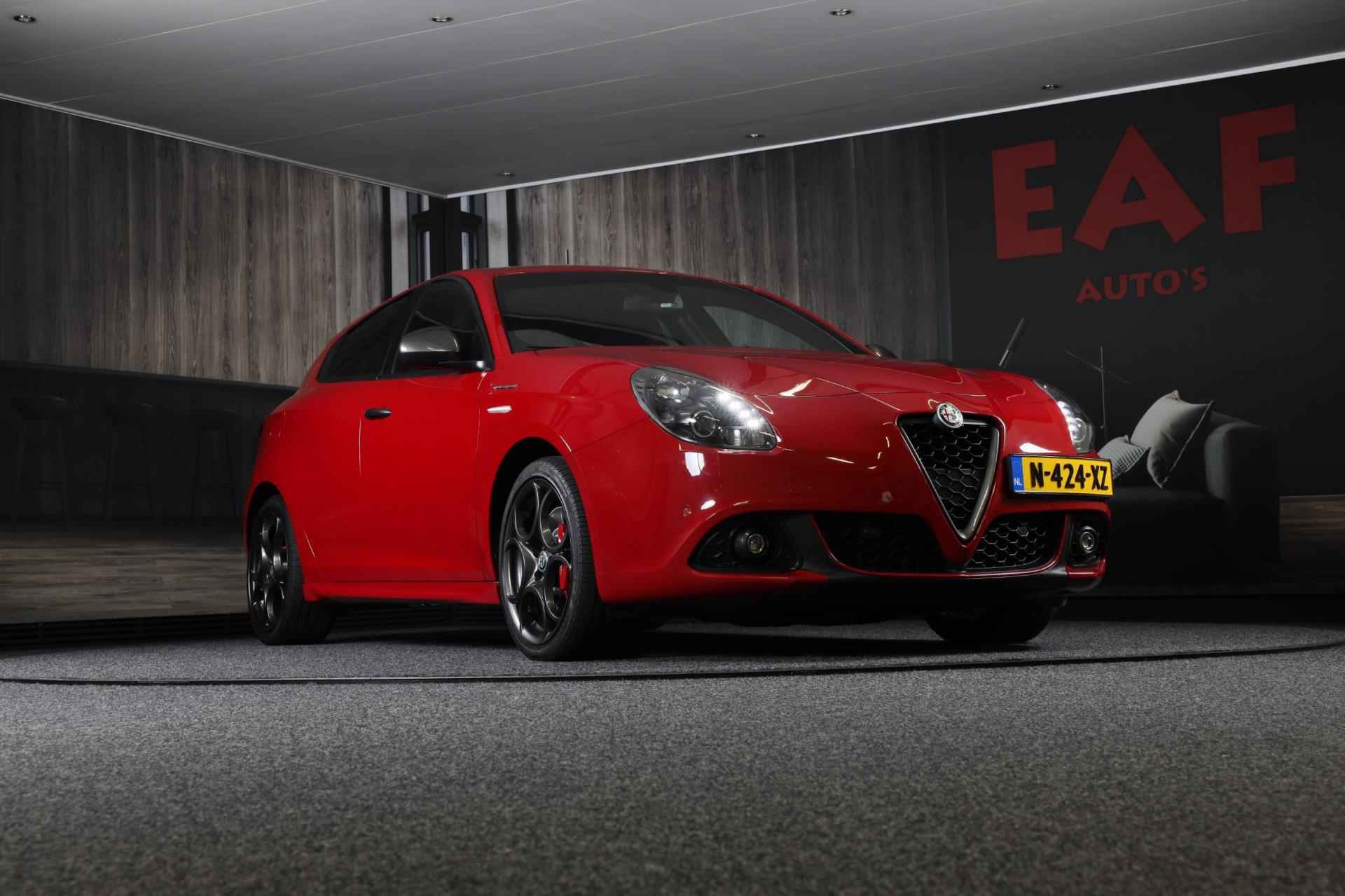 Alfa Romeo Giulietta 1.750 Turbo Veloce / 241 PK / AUT / Navi / Ecc / Cruise Control / BOSE / F1 / Schaalstoelen / Xenon / 18 Inch - 4/40