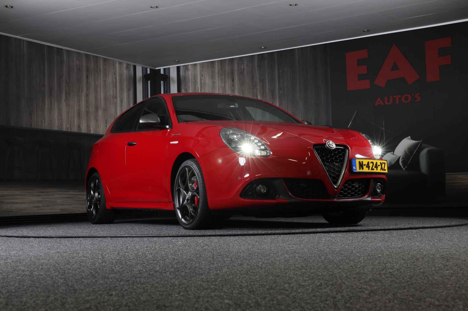 Alfa Romeo Giulietta 1.750 Turbo Veloce / 241 PK / AUT / Navi / Ecc / Cruise Control / BOSE / F1 / Schaalstoelen / Xenon / 18 Inch - 27/40