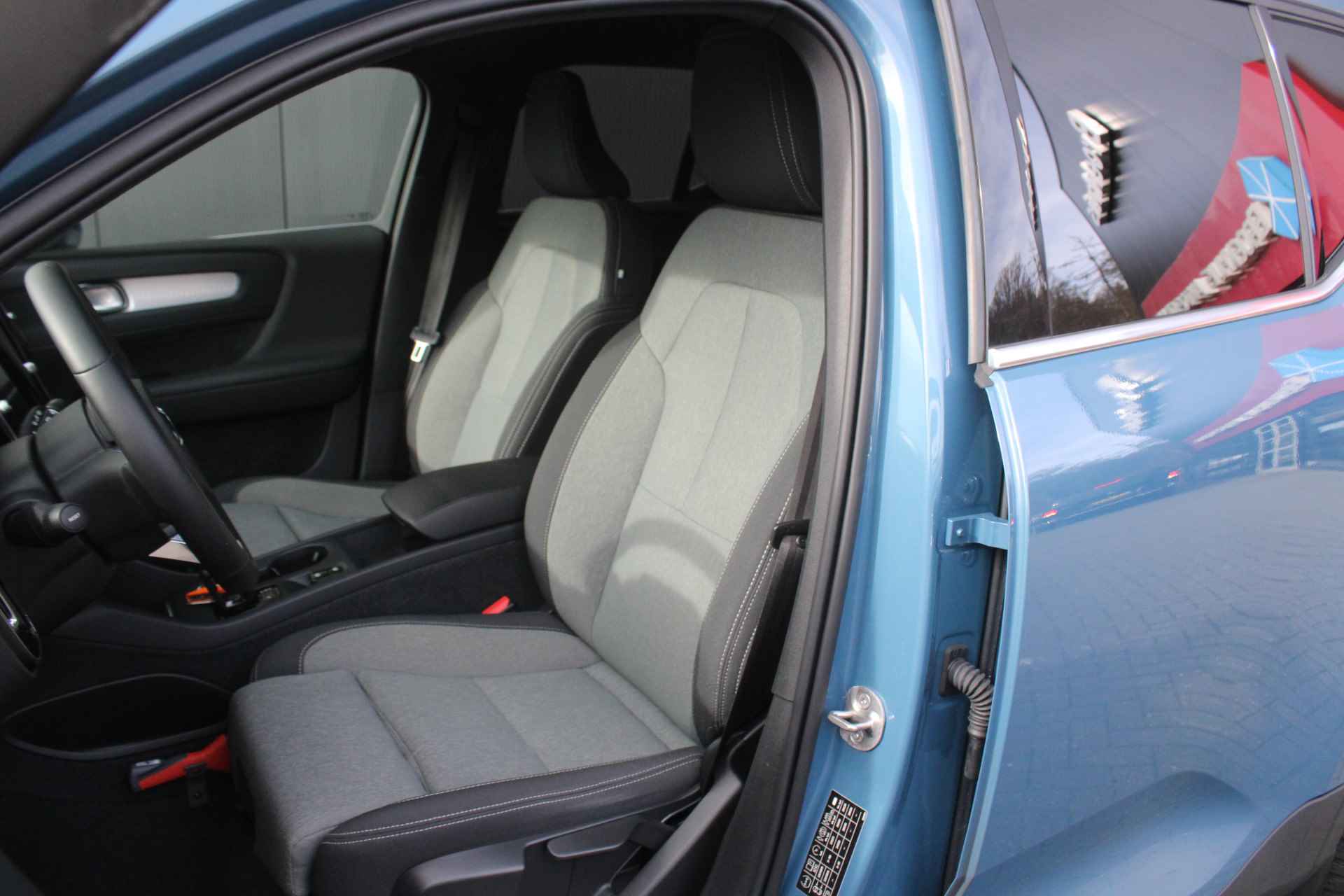 Volvo XC40 T4 Recharge Core Bright | 19'' | Camera | Stoel / stuurverwarming | Privacy-glass - 8/30