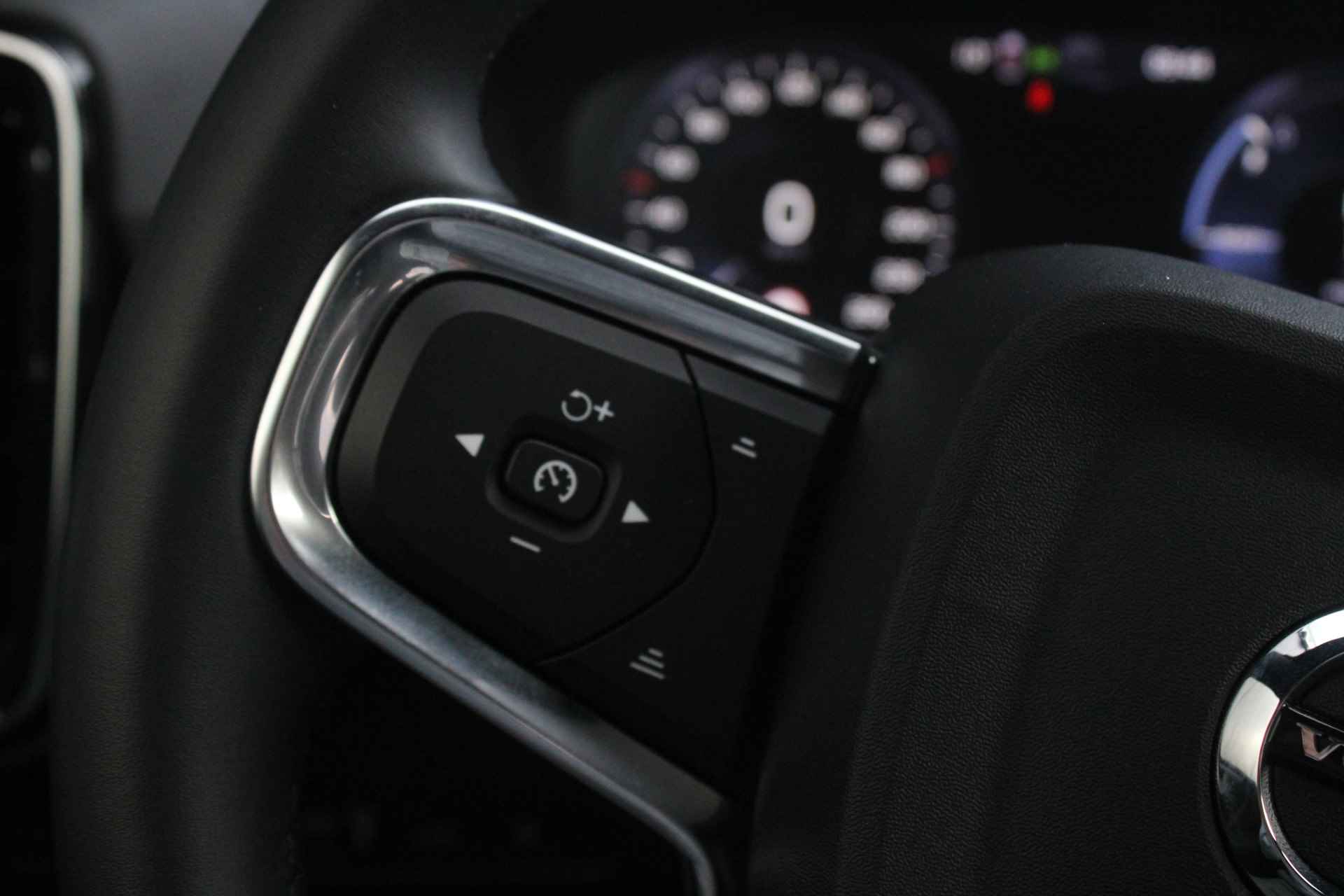 Volvo XC40 T4 Recharge Core Bright | 19'' | Camera | Stoel / stuurverwarming | Privacy-glass - 18/30