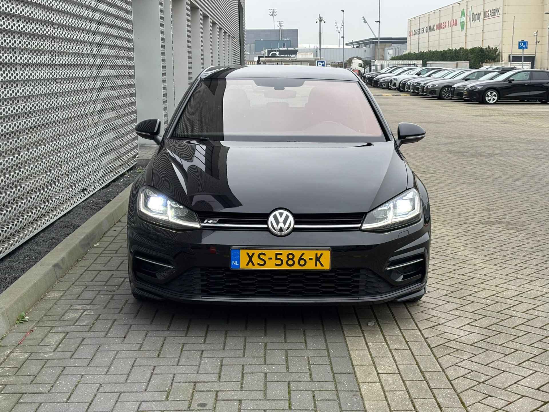 Volkswagen Golf 1.5 TSI Highline Business R / R-Line Interieur + Exterieur / LED / Alarmsysteem / Stoelverwarming / Parkeersensoren V+A - 32/33