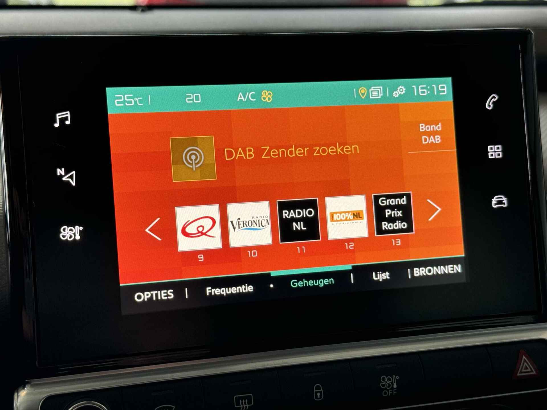 Citroen C4 Cactus 1.2 PureTech 110pk Feel Navi|Cruise|PDC|CarPlay - 25/34