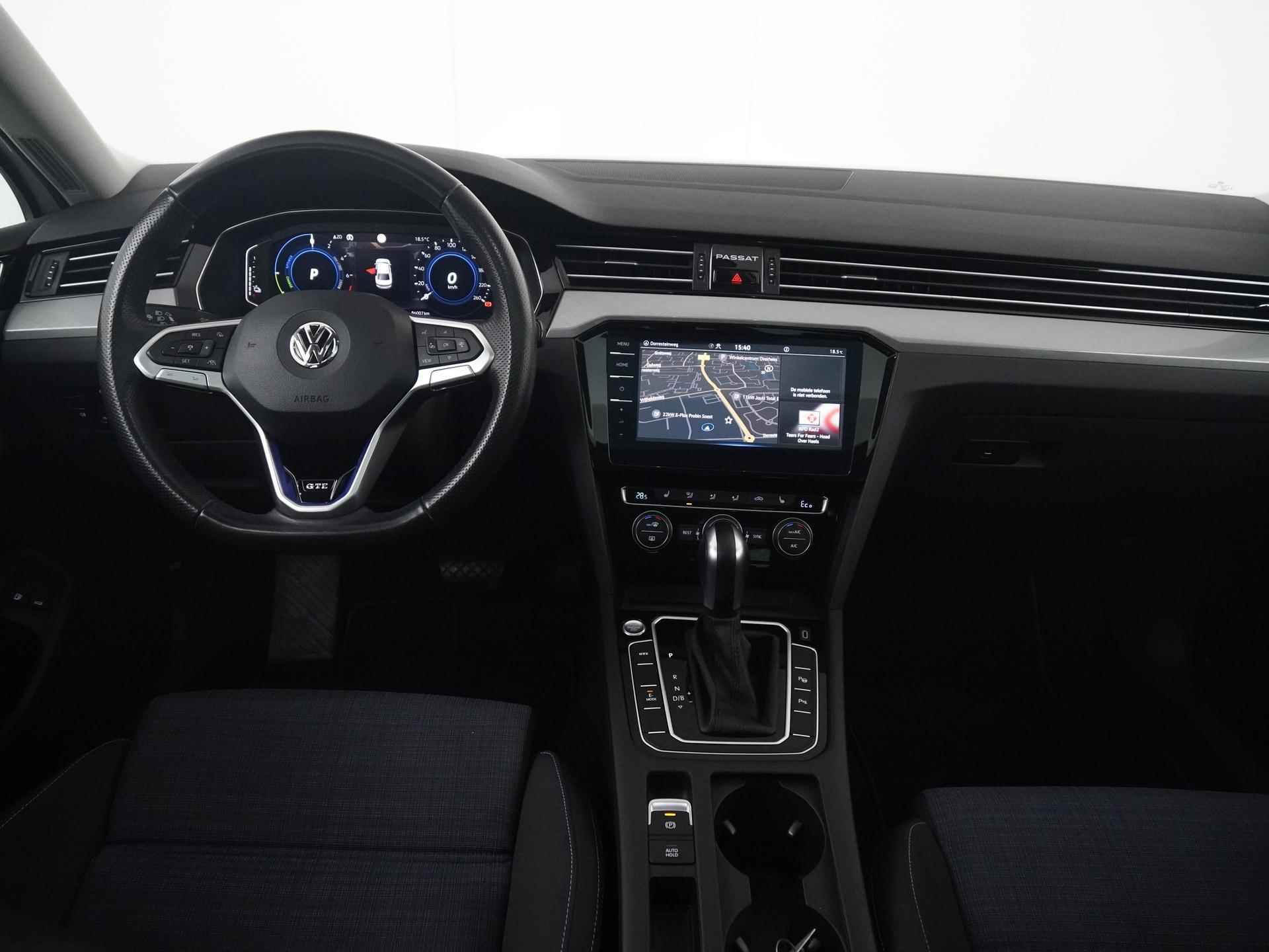 Volkswagen Passat 1.4 TSI Plug-in GTE Facelift | Digital Cockpit | Schuifdak | Matrix LED | Camera | Zondag Open! - 5/44