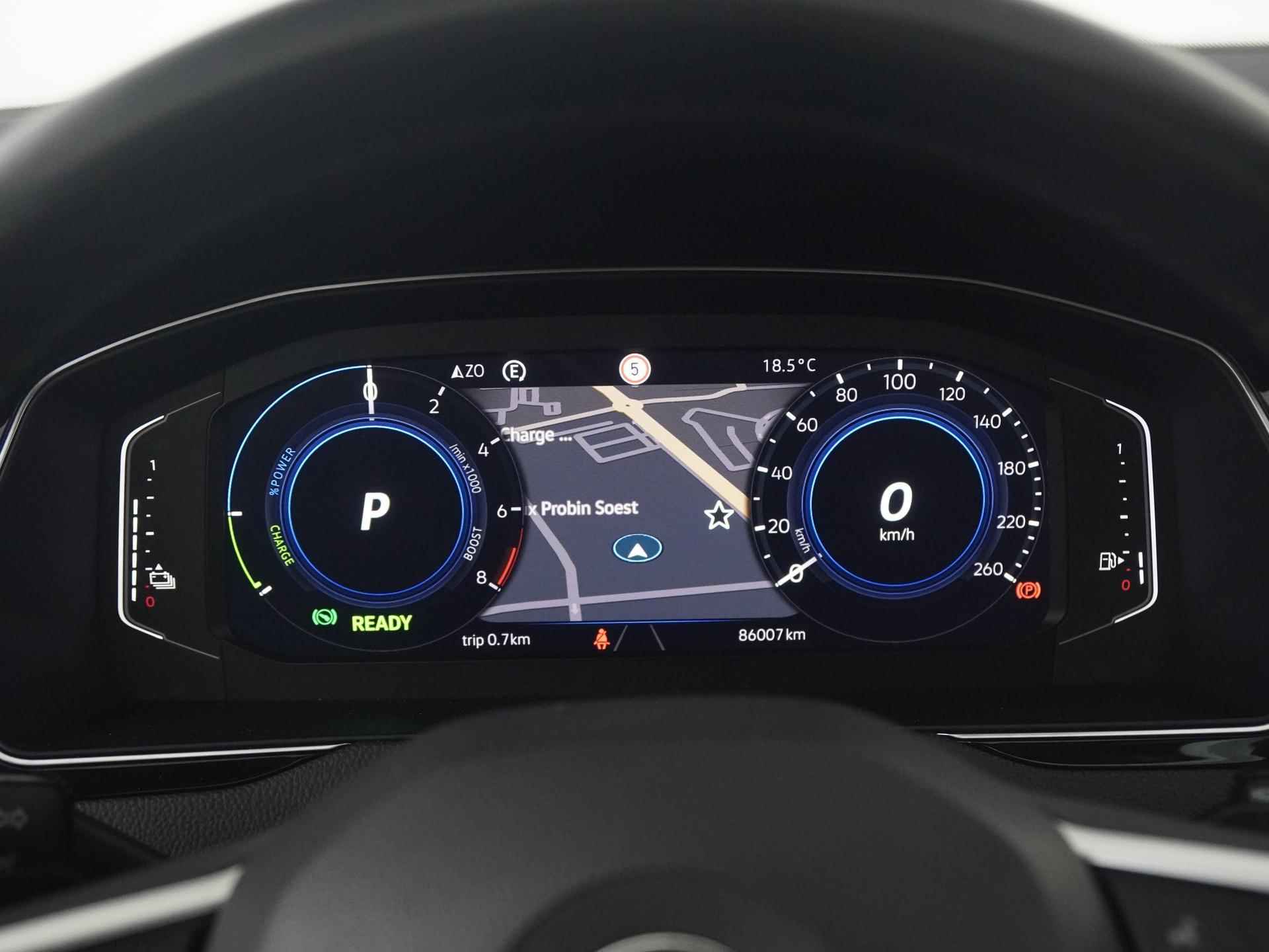 Volkswagen Passat 1.4 TSI Plug-in GTE Facelift | Digital Cockpit | Schuifdak | Matrix LED | Camera | Zondag Open! - 8/44