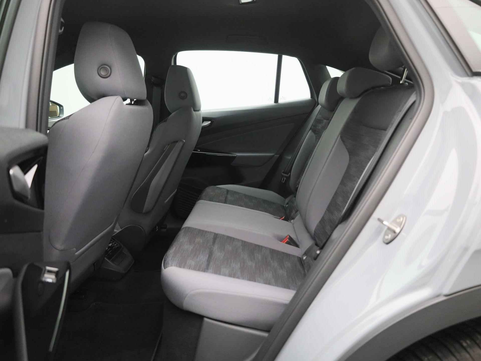 Volkswagen ID.5 Pro 77 kWh | Comfort Pakket |  Multimedia Pakket | Warmtepomp | 221922 | - 12/37