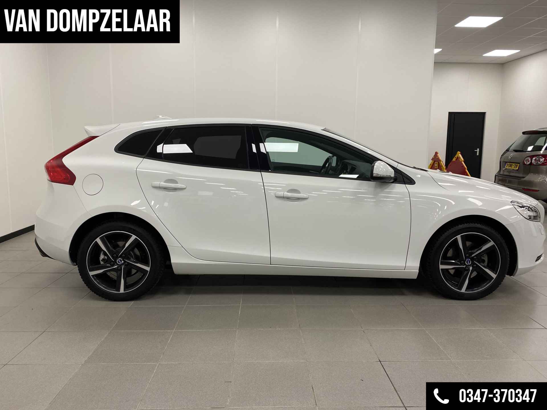 Volvo V40 2.0 T3 /152PK / Nordic+ / TREKH. / NAVI / CRUISE.C / STOELVERW. / - 23/50