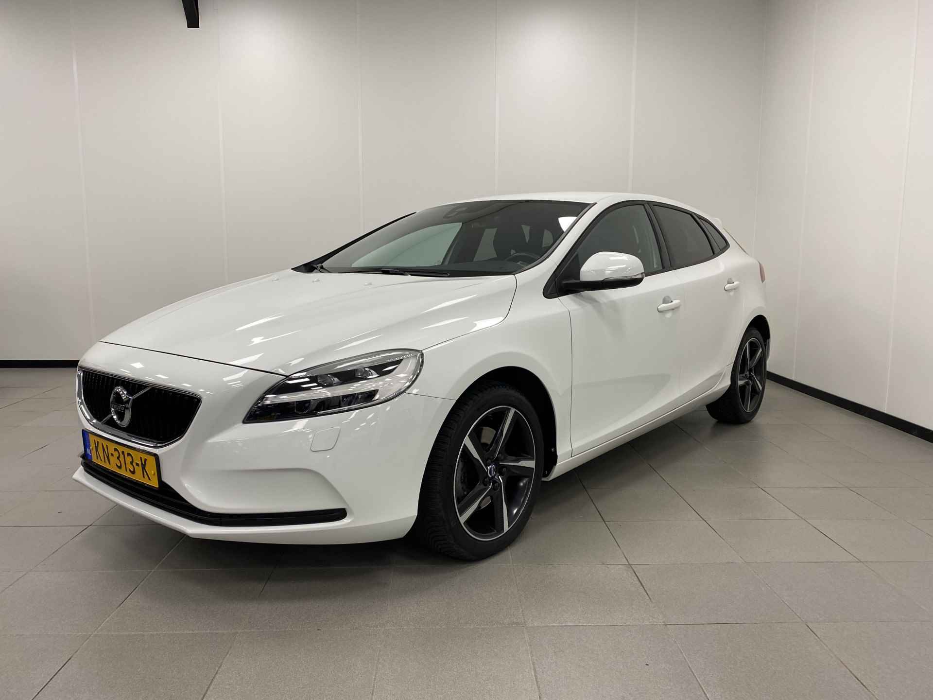 Volvo V40 2.0 T3 /152PK / Nordic+ / TREKH. / NAVI / CRUISE.C / STOELVERW. / - 4/51