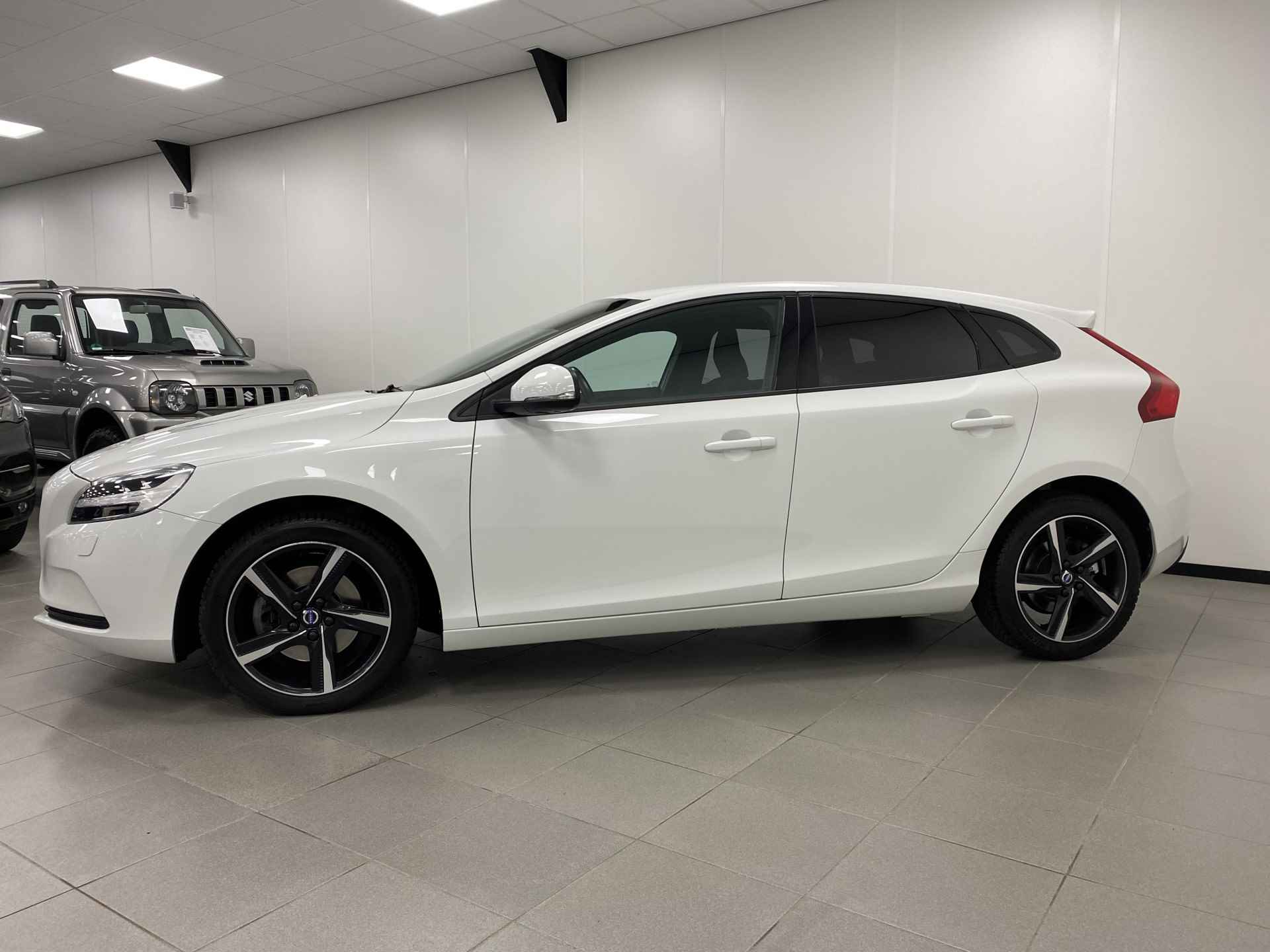 Volvo V40 2.0 T3 /152PK / Nordic+ / TREKH. / NAVI / CRUISE.C / STOELVERW. / - 5/51