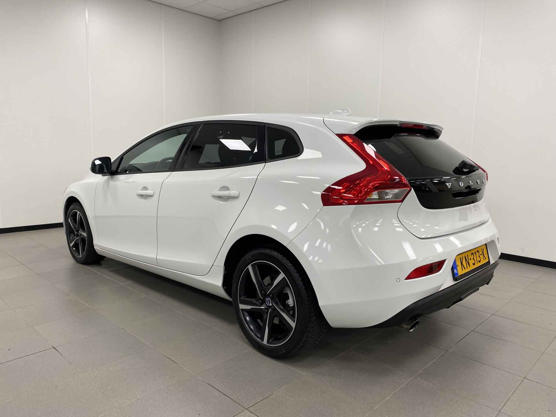 Volvo V40 2.0 T3 /152PK / Nordic+ / TREKH. / NAVI / CRUISE.C / STOELVERW. / - 7/51