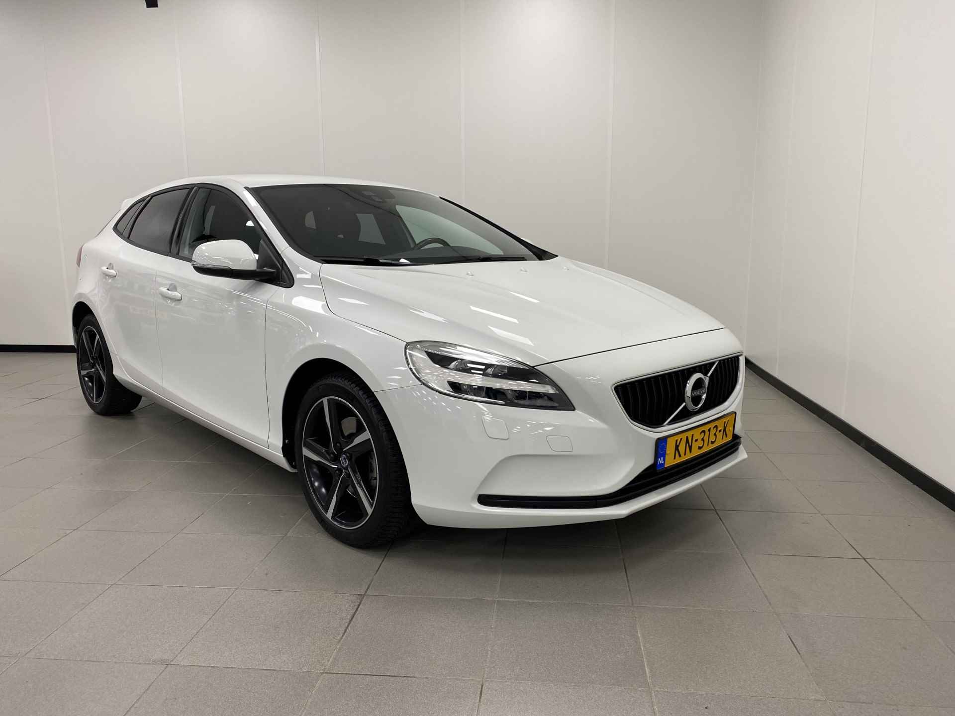 Volvo V40 2.0 T3 /152PK / Nordic+ / TREKH. / NAVI / CRUISE.C / STOELVERW. / - 19/51