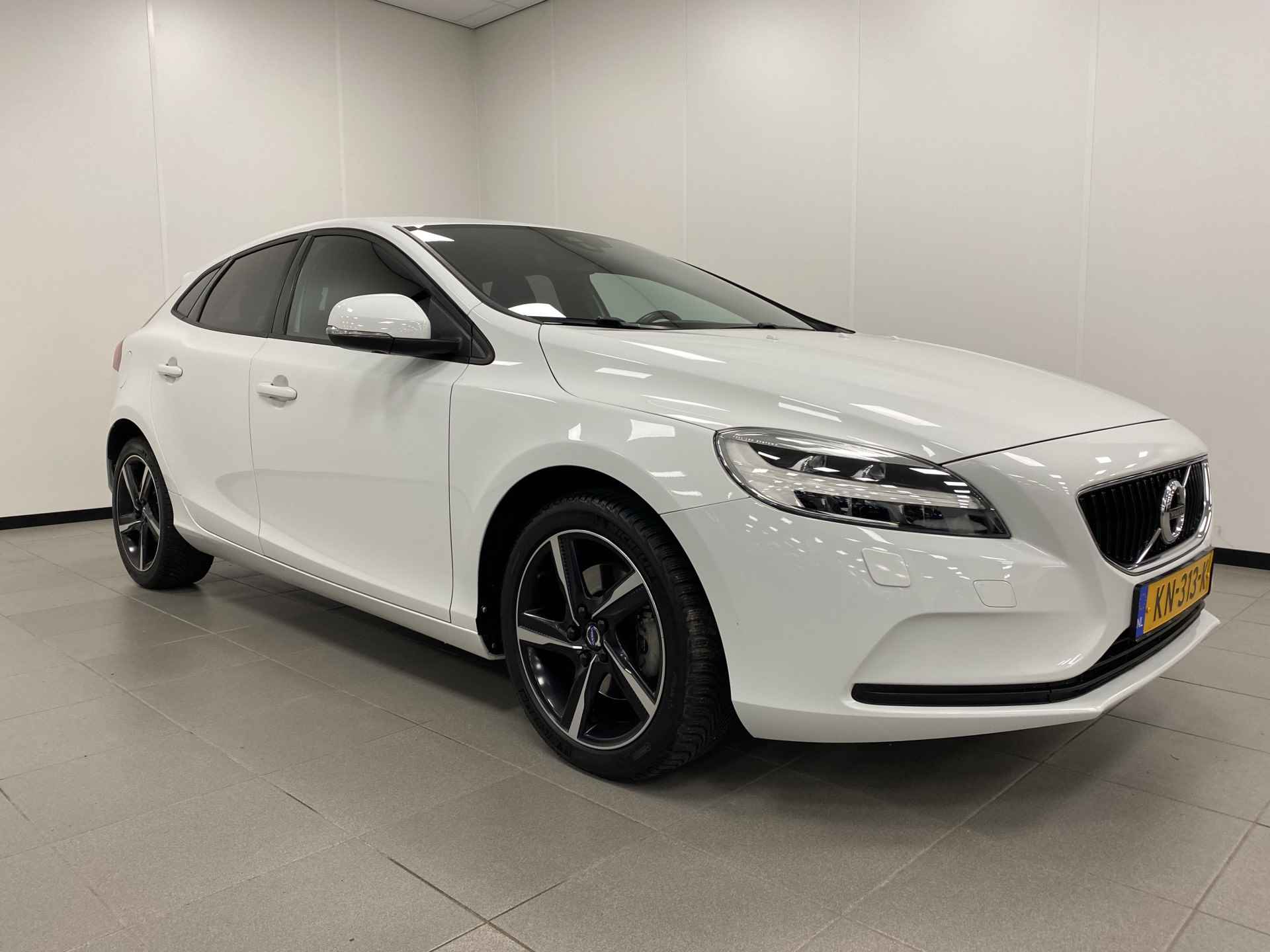 Volvo V40 2.0 T3 /152PK / Nordic+ / TREKH. / NAVI / CRUISE.C / STOELVERW. / - 21/51