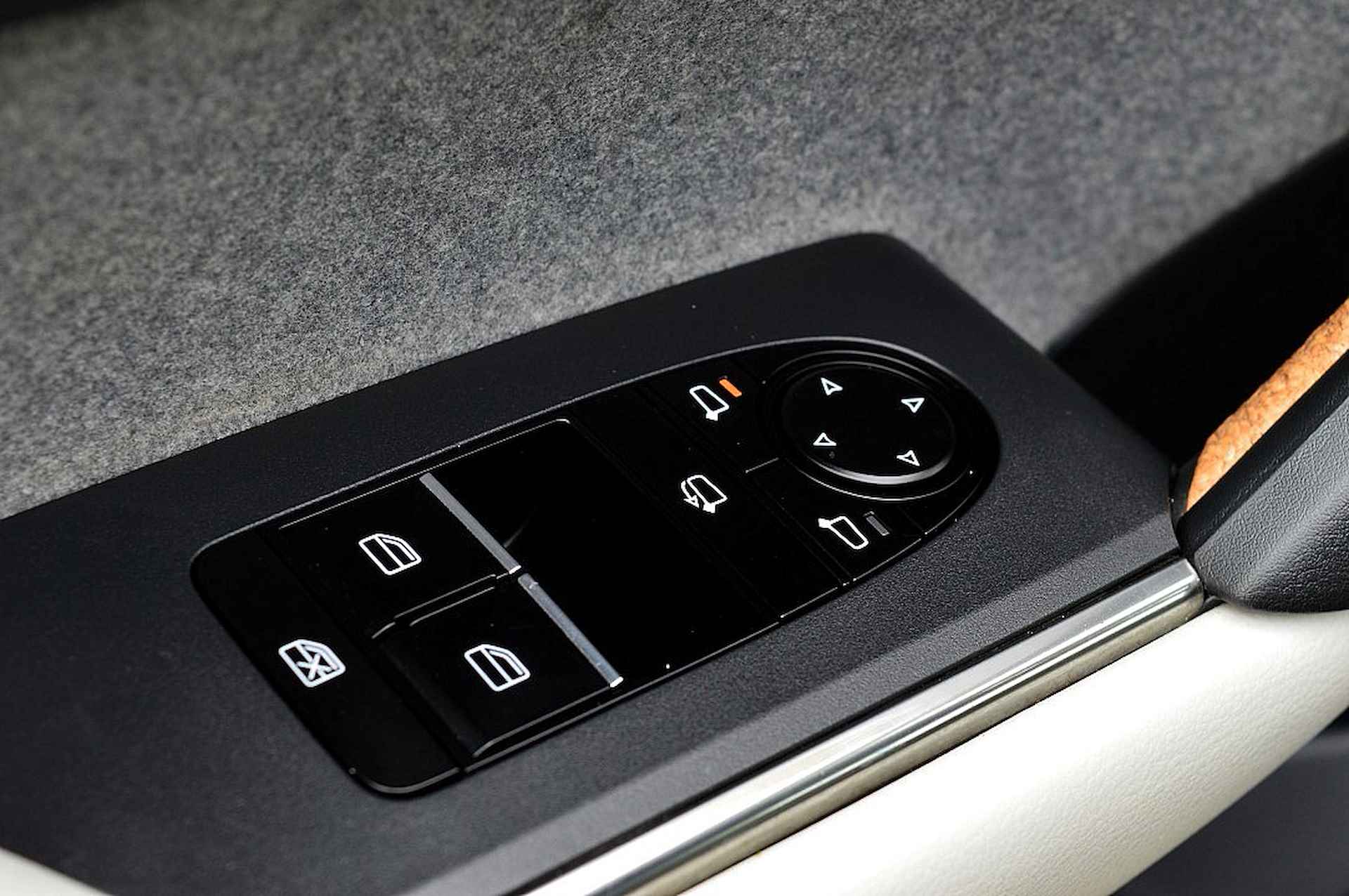 Mazda MX-30 e-SkyActiv 145 First Edition Rijklaarprijs-Garantie Navigatie Led Airco Cr Controle - 27/35