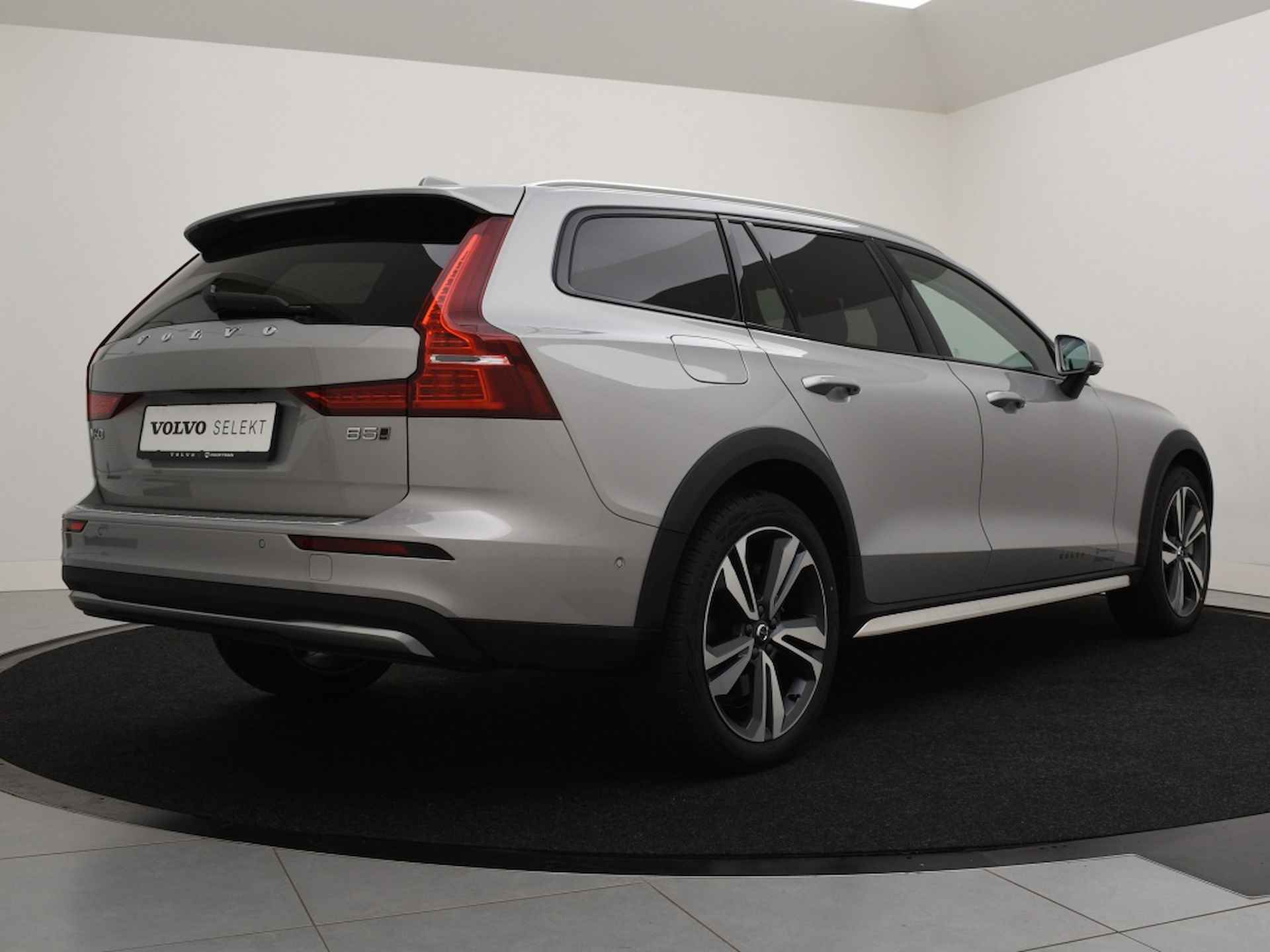 Volvo V60 Cross Country B5 AUT(8) PLUS BRIGHT SCHUIFDAK ACC BLIS KEYLESS 360GR CAM - 3/39