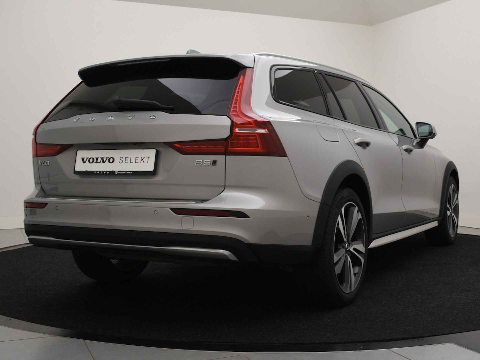 Volvo V60 Cross Country B5 AUT(8) PLUS BRIGHT SCHUIFDAK ACC BLIS KEYLESS 360GR CAM - 4/39