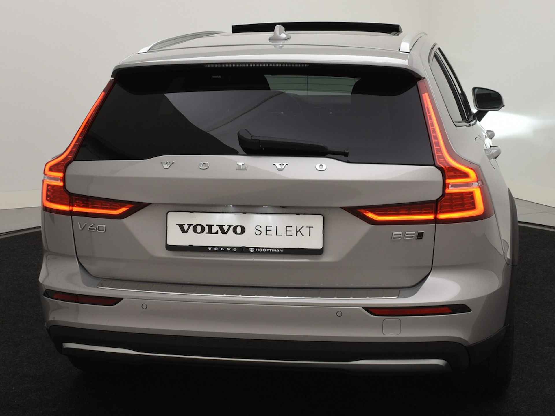 Volvo V60 Cross Country B5 AUT(8) PLUS BRIGHT SCHUIFDAK ACC BLIS KEYLESS 360GR CAM - 38/39