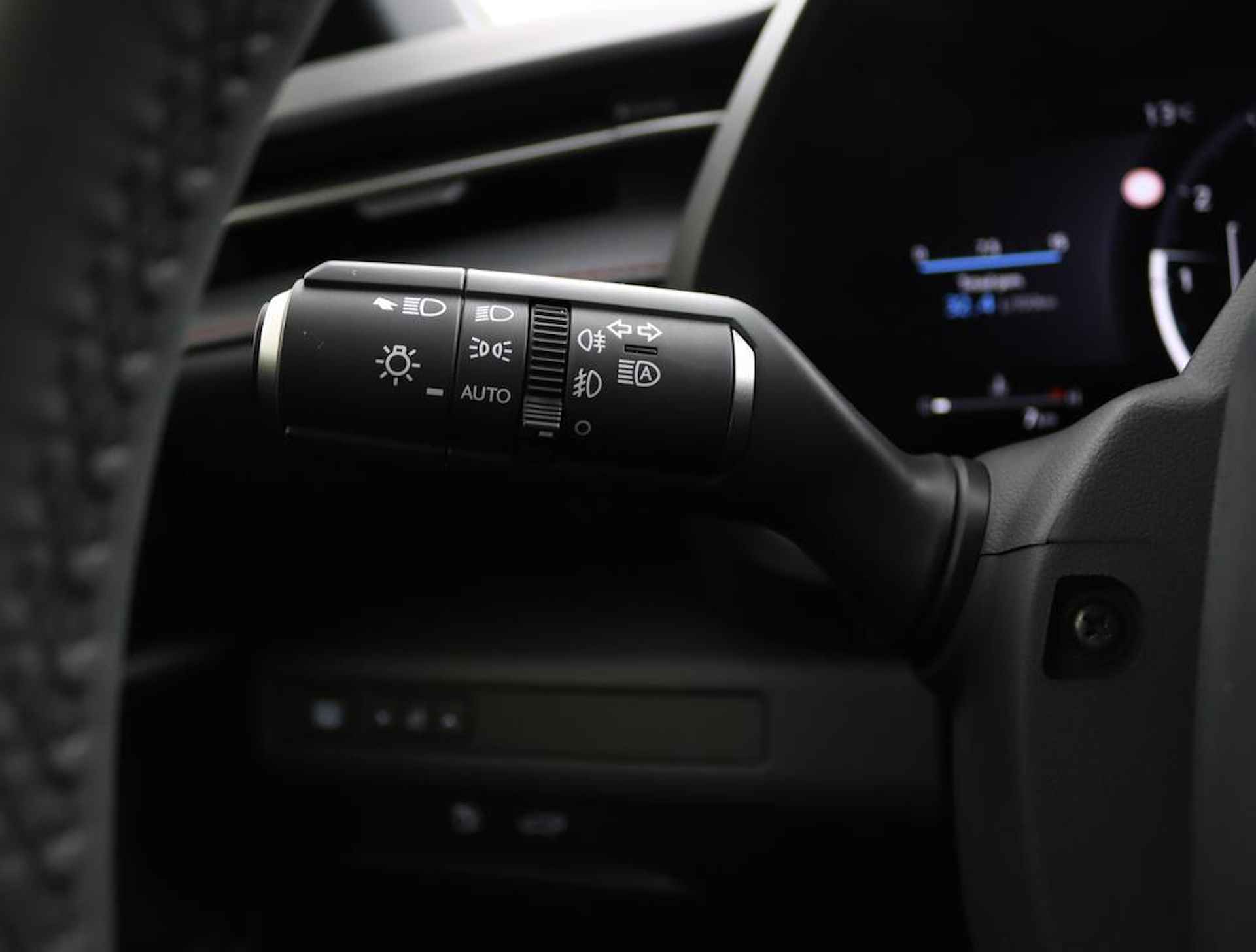Lexus LBX Emotion 2WD | Advanced Pack | Mark Levinson | Head-Up Display - 29/50