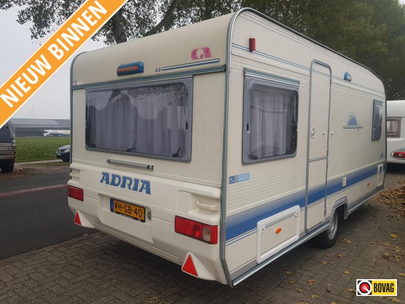 Adria Unica B 462 PU Voortent en luifel