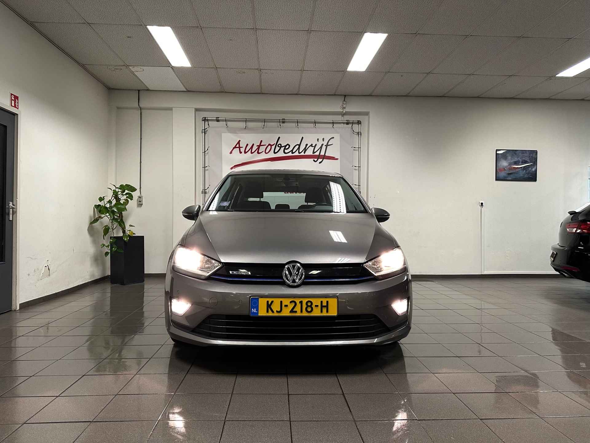 Volkswagen Golf Sportsvan 1.0 TSI Connected Series * Automaat / Camera / Navigatie / Trekhaak / NL Auto * - 8/23