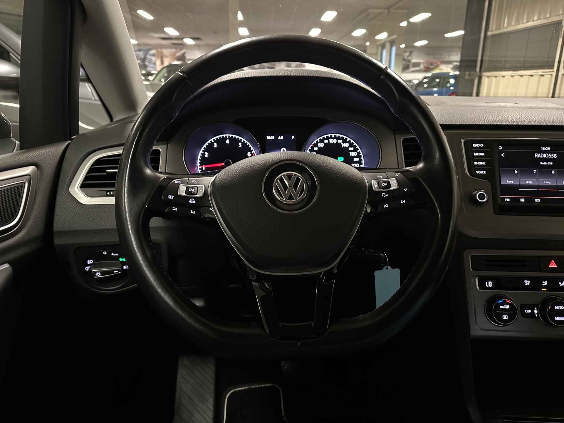 Volkswagen Golf Sportsvan 1.0 TSI Connected Series * Automaat / Camera / Navigatie / Trekhaak / NL Auto * - 13/23