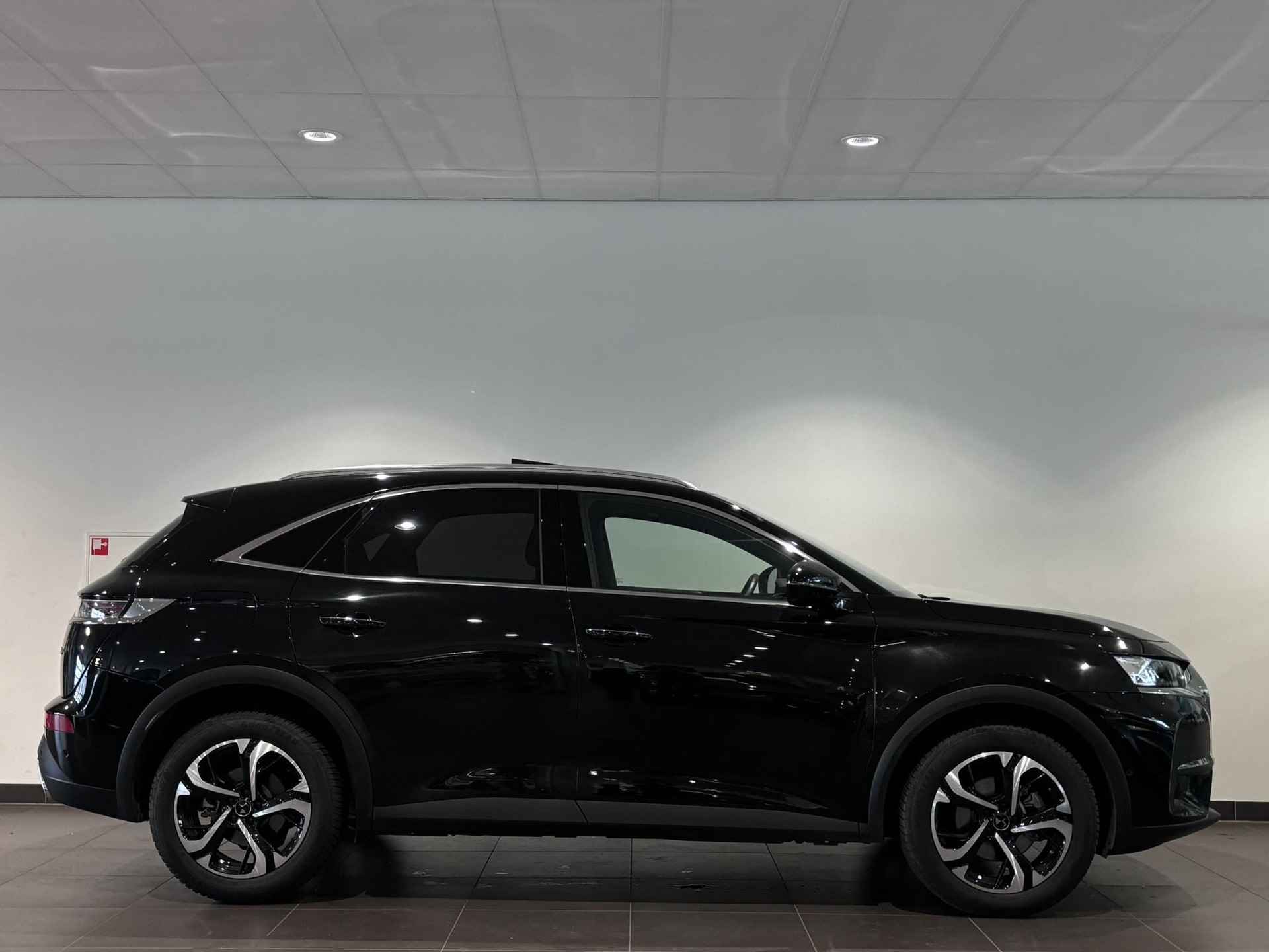 DS DS 7 Crossback SUV Grand Chic Rivoli 1.6 PureTech 180pk EAT8 AUTOMAAT | NIGHTVISION | SCHUIF/KANTELDAK | HANDSFREE A.KLEP | 360° CAMERA | STOELVERW. | RIVOLI ZWART LEDER - 11/83