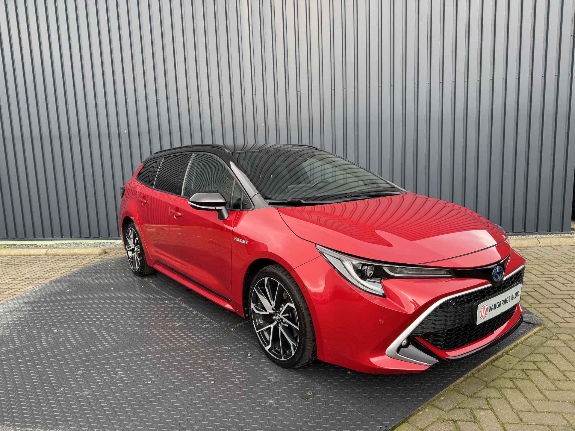 Toyota Corolla Touring Sports 2.0 Hybrid Executive / Bi tone | JBL | Head-up display | Elektrische achterklep | Sport stoelen | Rijklaar!! - 7/38