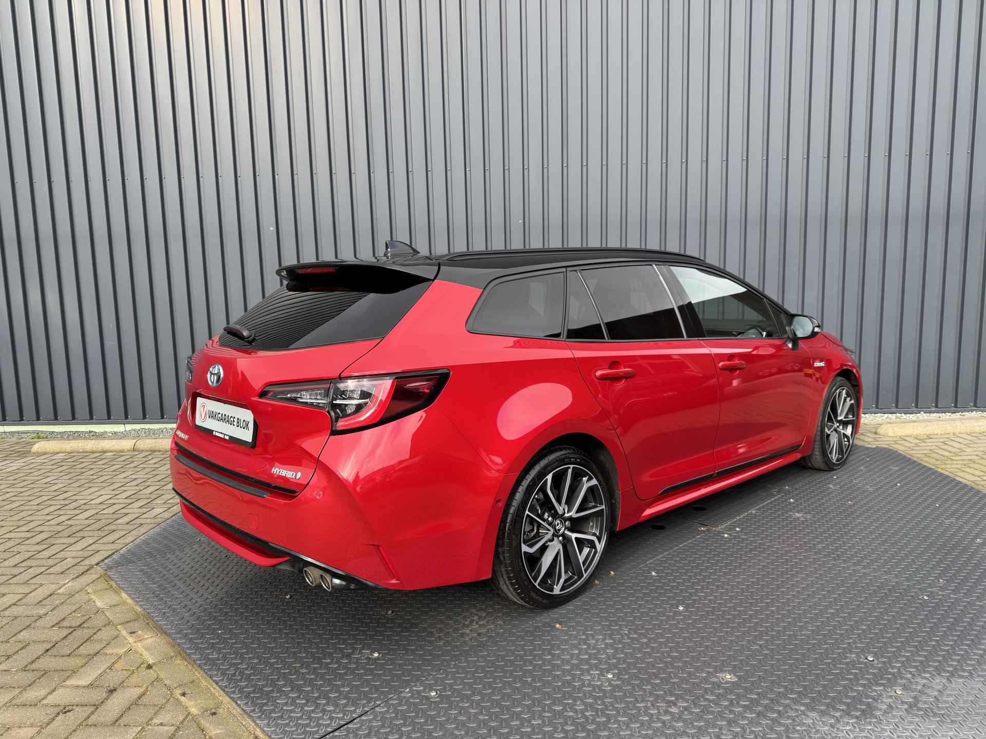 Toyota Corolla Touring Sports 2.0 Hybrid Executive / Bi tone | JBL | Head-up display | Elektrische achterklep | Sport stoelen | Rijklaar!! - 10/38