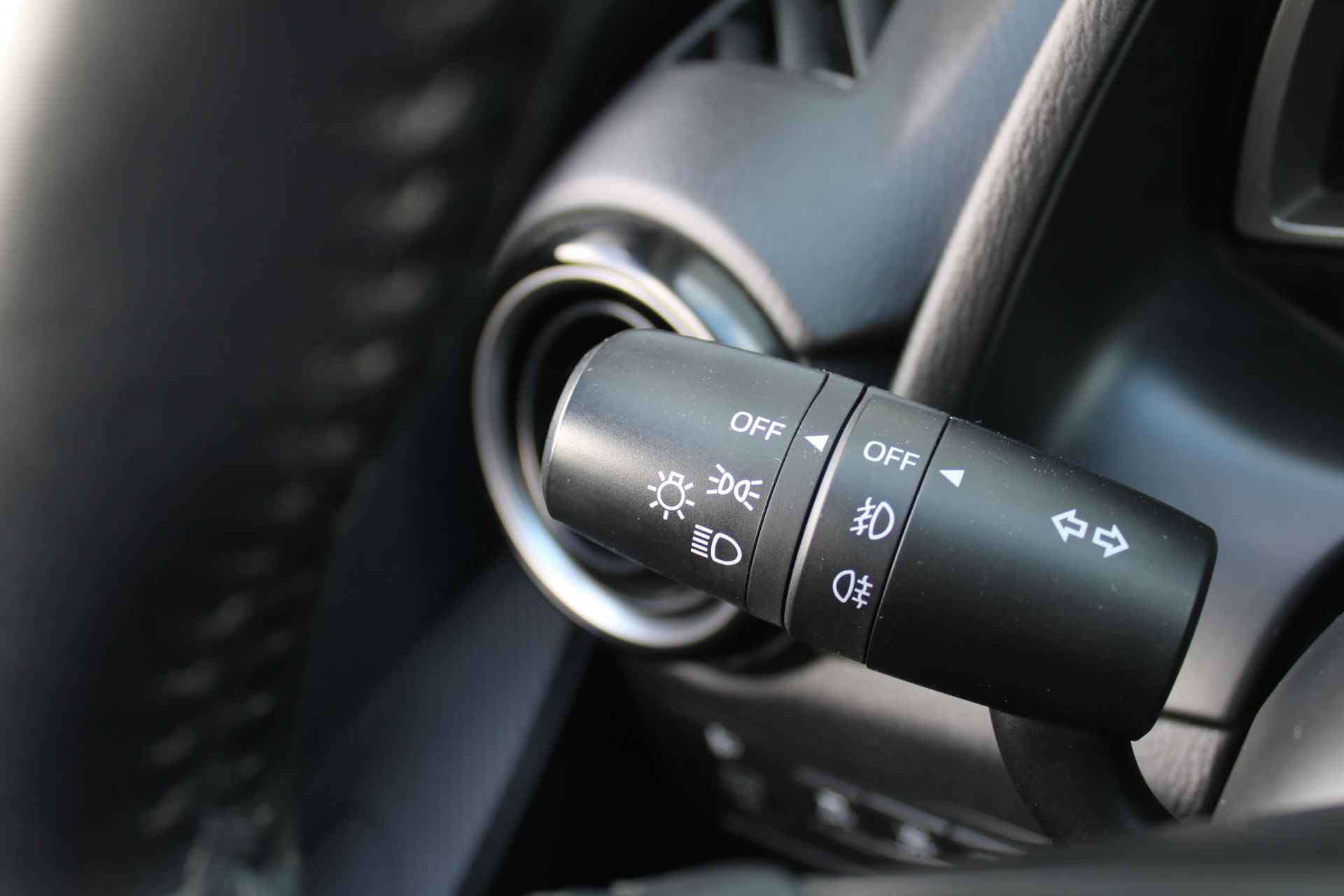 Mazda 2 1.5 Skyactiv-G Sport Selected | Navi | Airco | Cruise | Camera | 16" LM | - 12/32