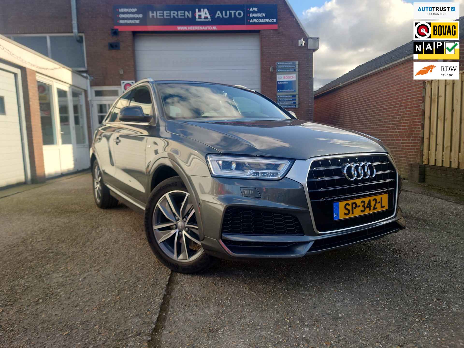 Audi Q3 1.4 TFSI CoD Sport Advance Sport, Camera, S-line , Stoelverwarming, Clima - 1/28