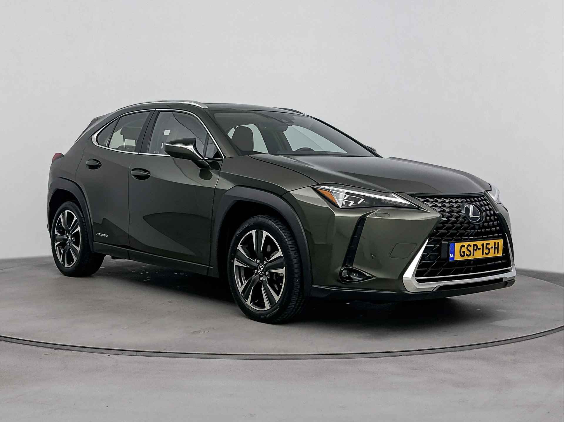 Lexus UX 250h Executive Line Limited | Schuifdak | Mark Levinson | Stoel en stuurwiel verwarmd | Leder | Navigatie | LM velgen | - 28/41