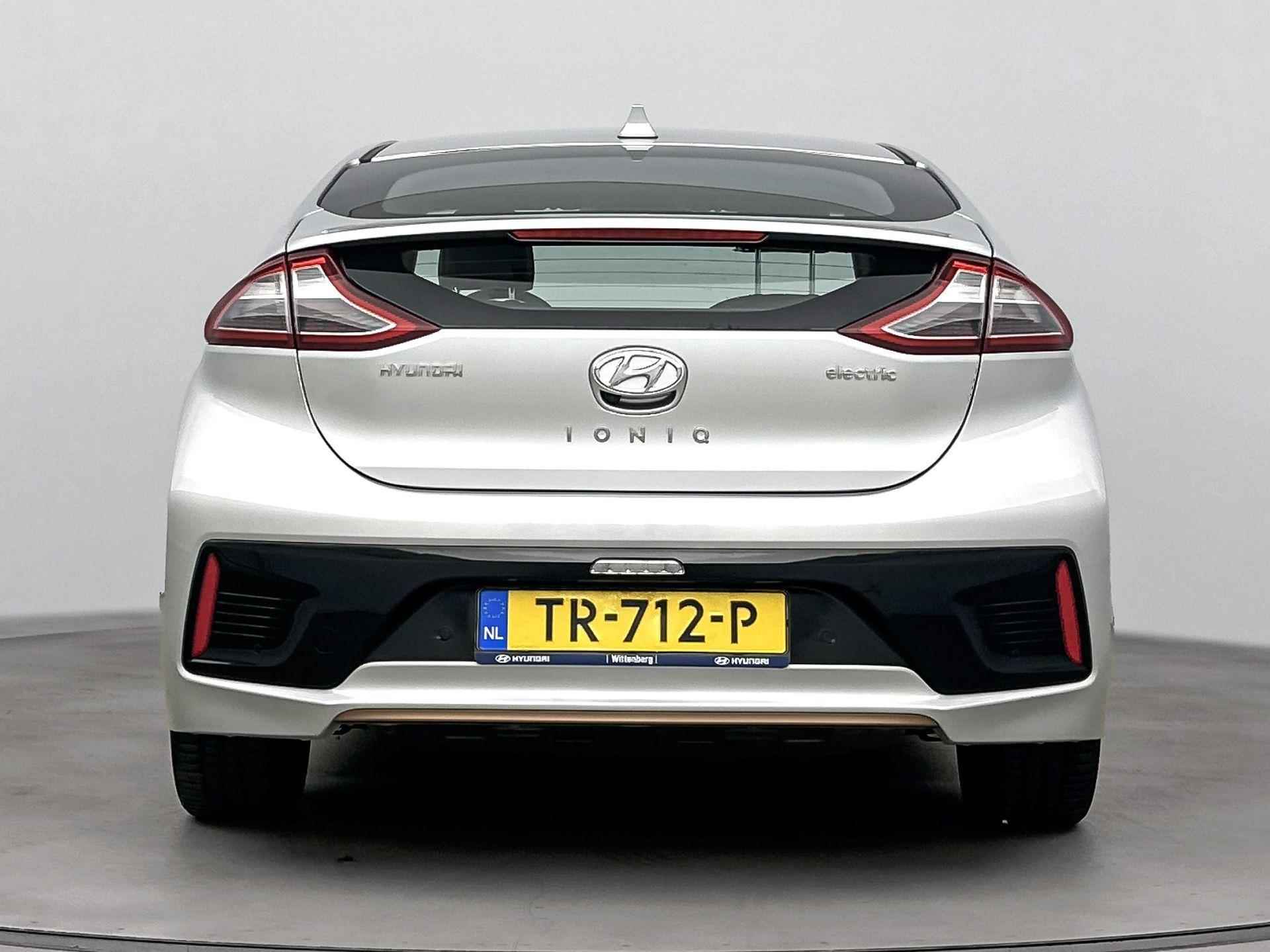 Hyundai IONIQ Premium EV | € 2.000,- subsidie mogelijk! | Leder | Navigatie | Camera | Keyless - 7/35