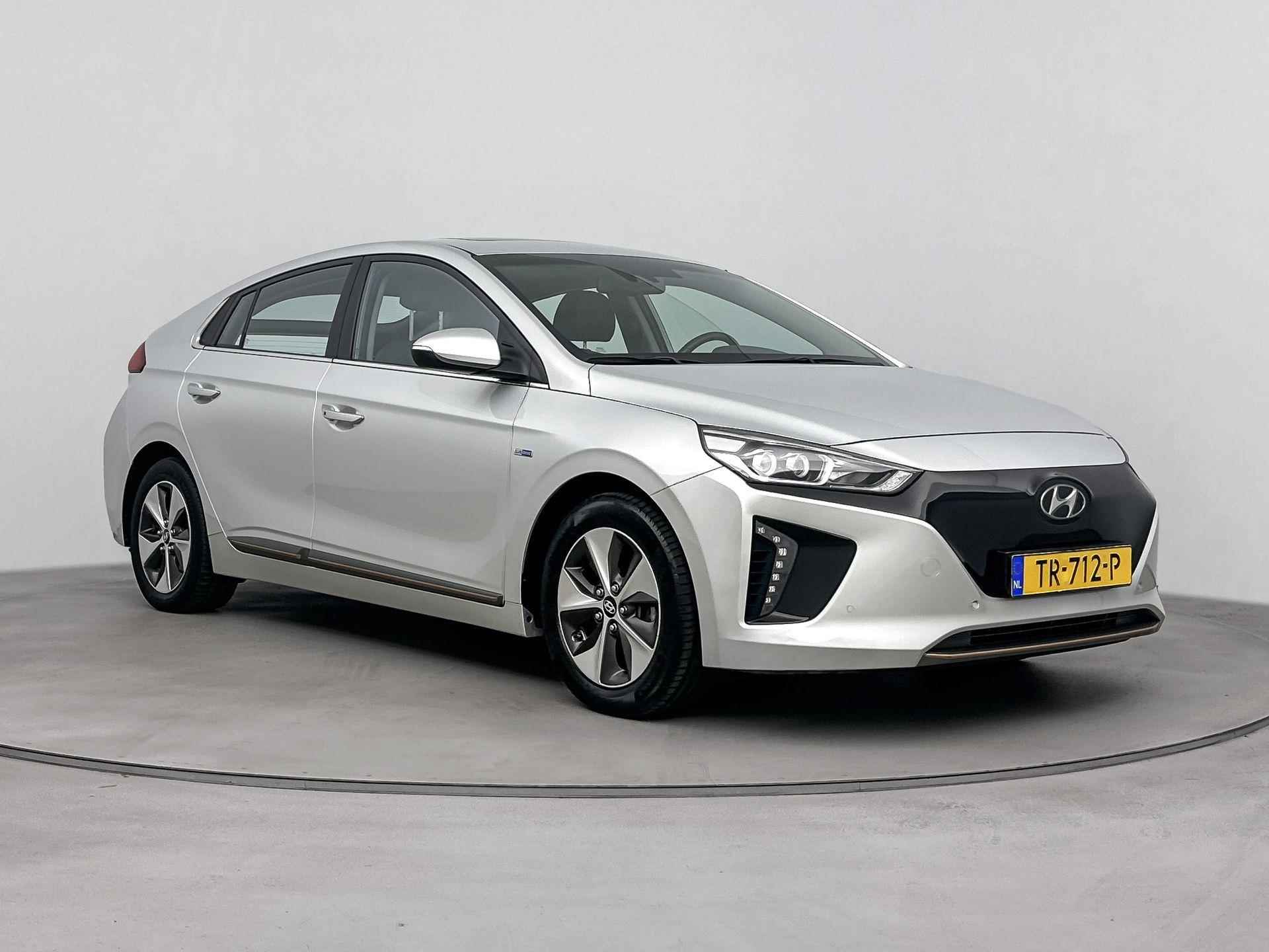 Hyundai IONIQ Premium EV | € 2.000,- subsidie mogelijk! | Leder | Navigatie | Camera | Keyless - 8/35