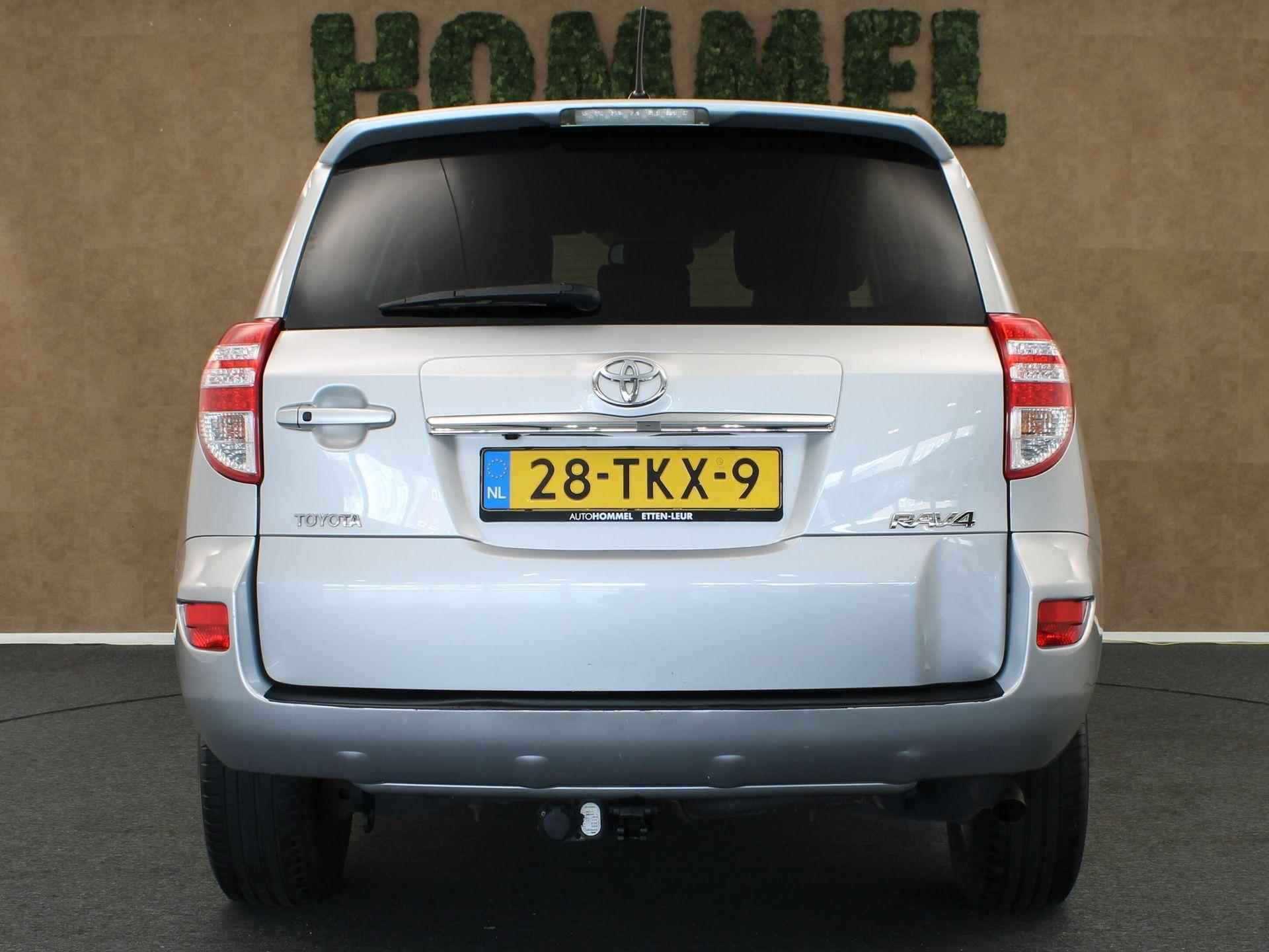 Toyota RAV4 2.0 VVTi X-Style 2WD - ORIGINEEL NEDERLANDSE AUTO- AFNEEMBARE TREKHAAK (2.000 KG GEREMD TREKGEWICHT) - NAVIGATIE - STOELVERWARMING - KEYLESS ENTRY & START - CRUISE CONTROL - 8/38