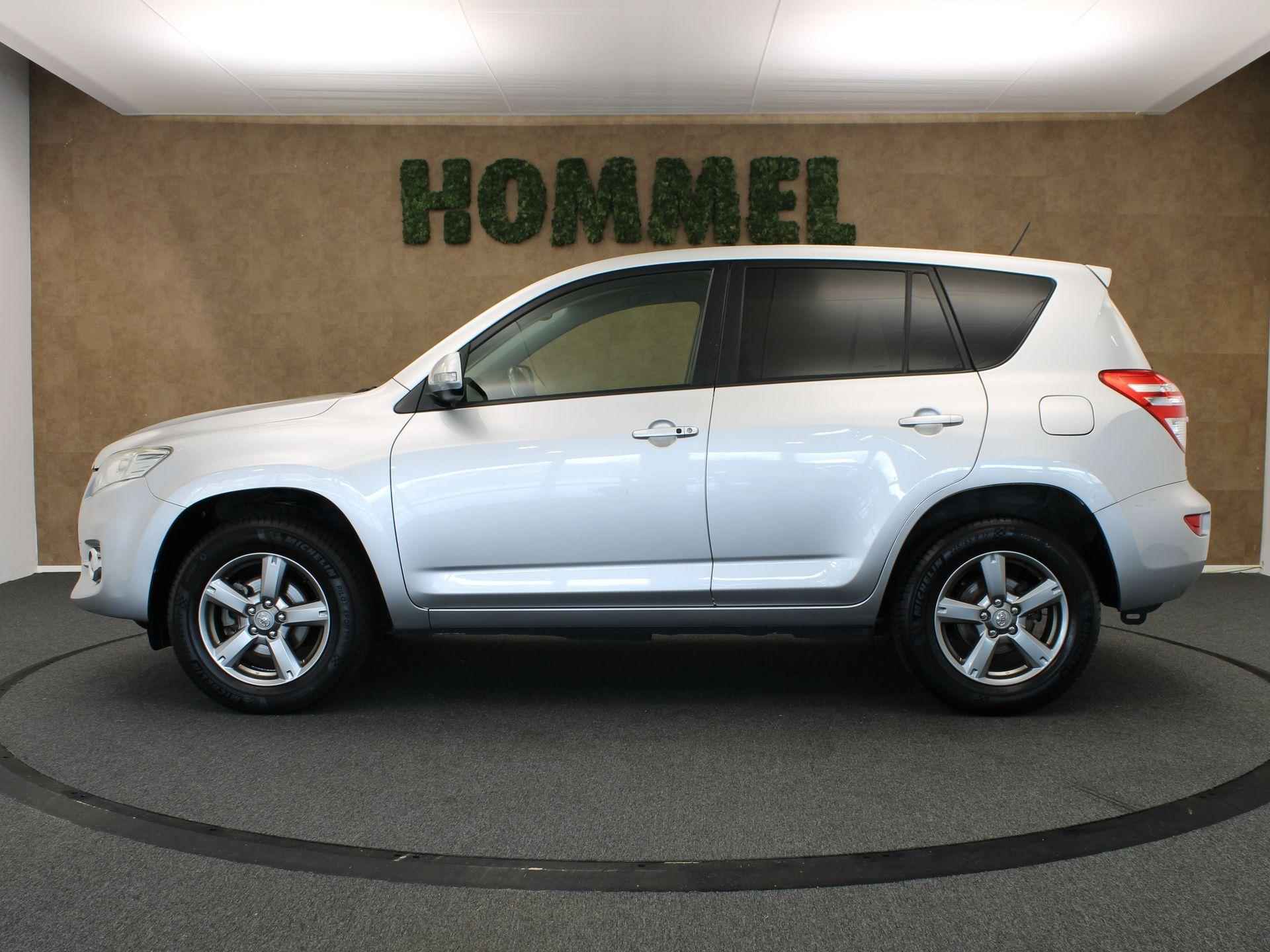 Toyota RAV4 2.0 VVTi X-Style 2WD - ORIGINEEL NEDERLANDSE AUTO- AFNEEMBARE TREKHAAK (2.000 KG GEREMD TREKGEWICHT) - NAVIGATIE - STOELVERWARMING - KEYLESS ENTRY & START - CRUISE CONTROL - 9/38