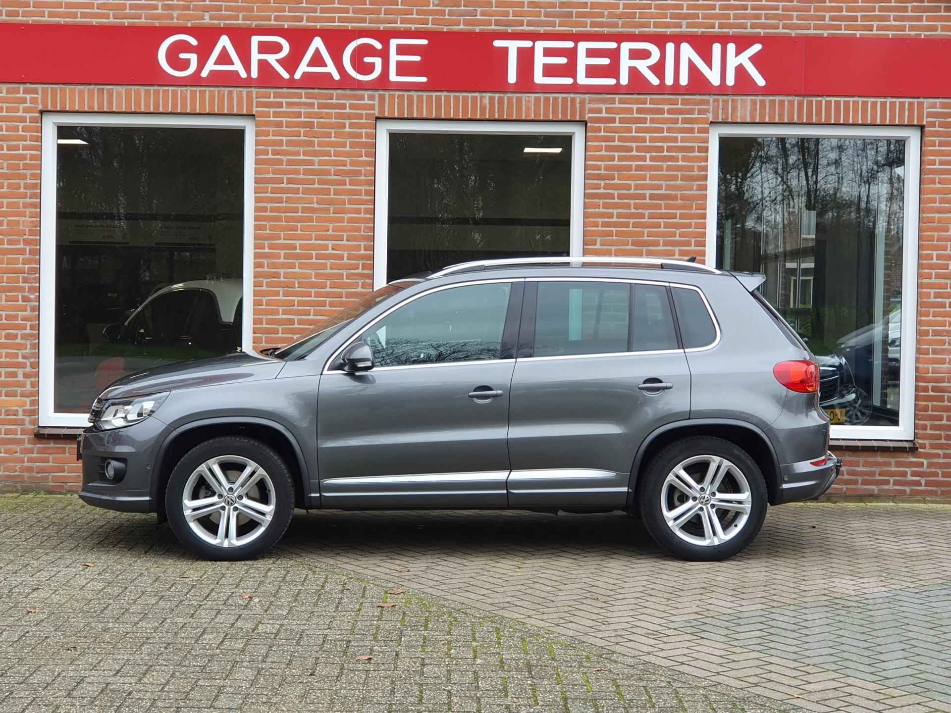 Volkswagen Tiguan 1.4 TSI Sport&Style R-line Edition 122PK 5drs clima, cruise, navi, xenon, trekhaak RIJKLAAR - 16/19