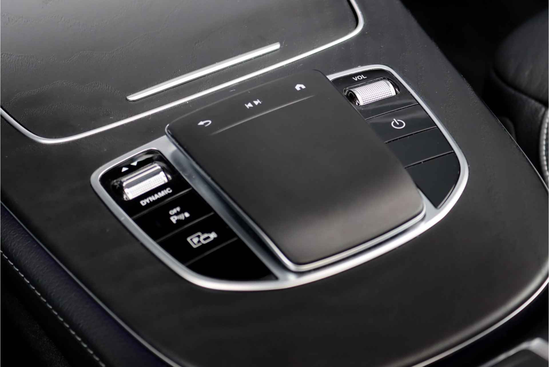 Mercedes-Benz E-Klasse 300 de Premium+ AMG Line Aut9, Panoramadak, Memory, Burmester, Trekhaak, Keyless Go, Surround Camera, Leder, Dodehoekassistent, Cruise Control, Sfeerverlichting, Etc. - 36/49