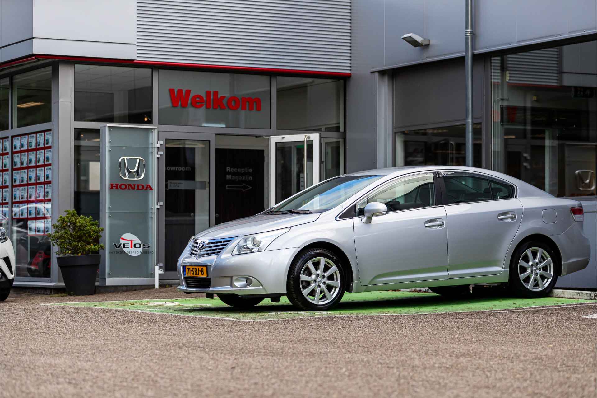 Toyota Avensis 2.0 VVTi Executive Business Automaat, Trekhaak, Navigatie , All-in Rijklaarprijs - 2/36