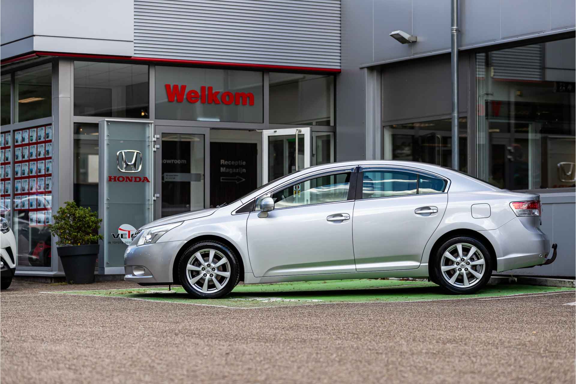 Toyota Avensis 2.0 VVTi Executive Business Automaat, Trekhaak, Navigatie , All-in Rijklaarprijs - 3/36