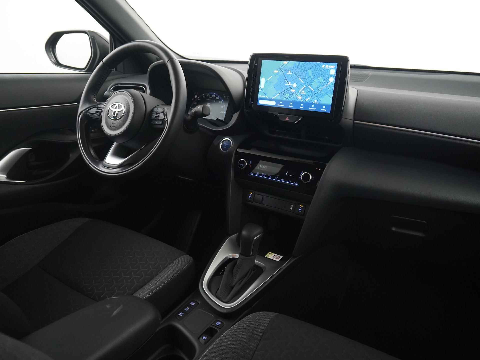 Toyota Yaris Cross 1.5 Hybrid Business Plus | Navigatie | Camera | Stoel & stuurverwarming | Zondag Open! - 2/37