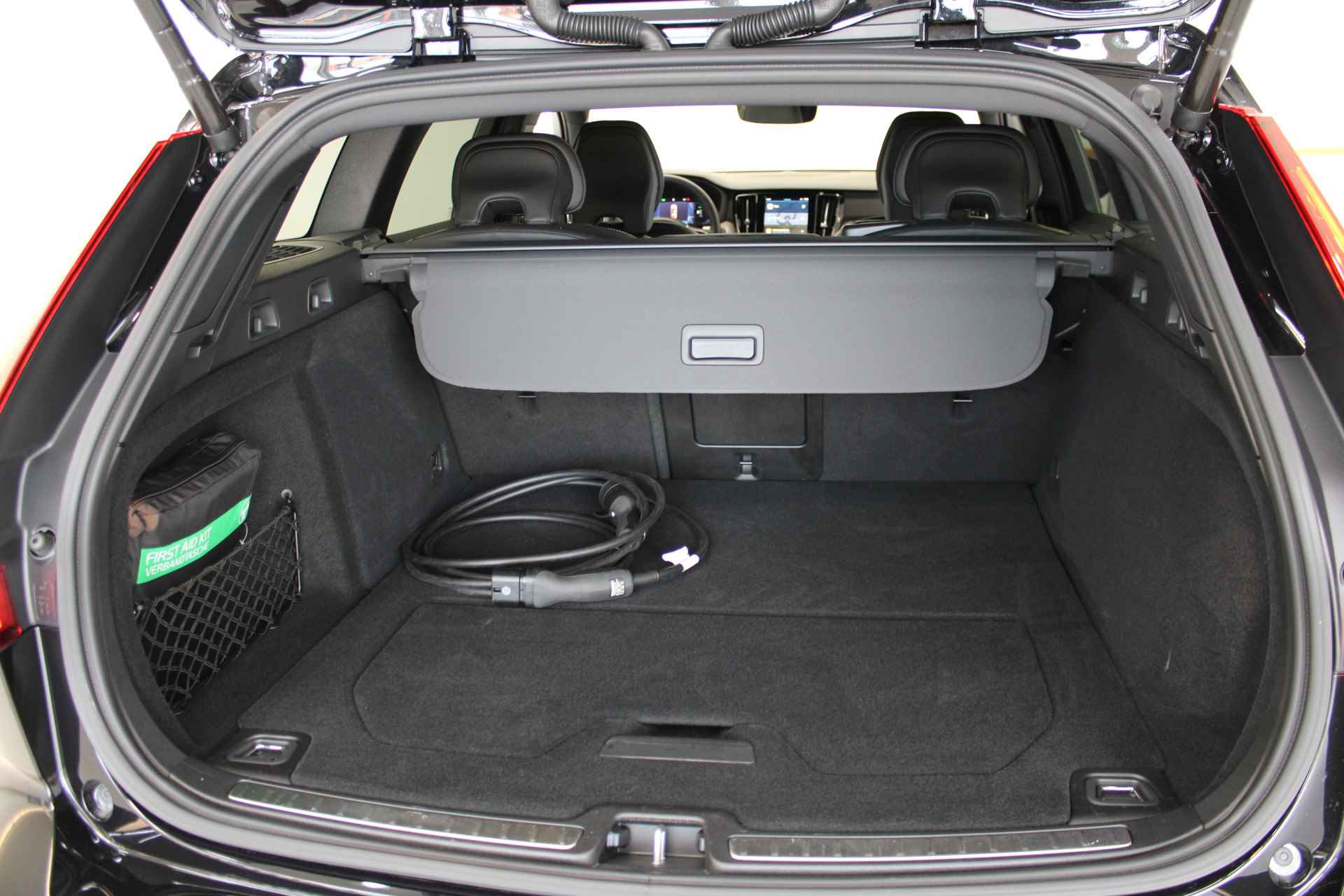 Volvo V60 T6 350PK AWD Plus Dark | Contourstoelen | 19'' | Getint Glas | Achterb verw - 51/53