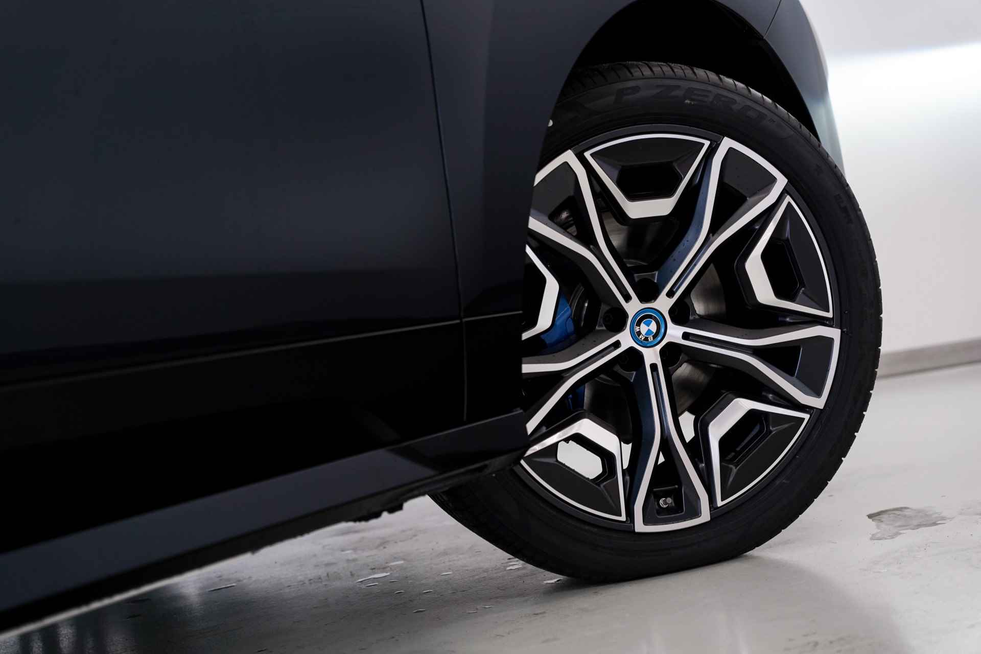 BMW iX xDrive50 High Executive Sportpakket - 19/29