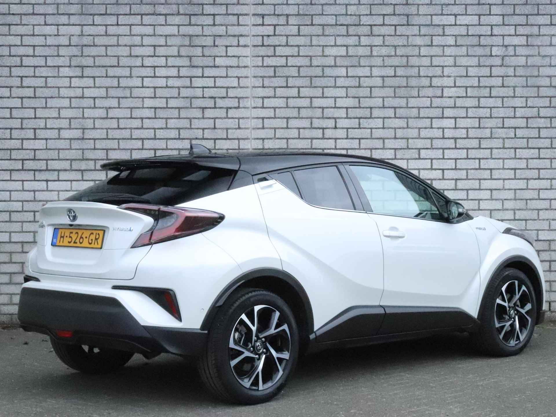 Toyota C-HR 1.8 Hybrid Style Ultimate | Navigatie | Achteruitrijcamera | Stoelverwarming | - 3/39