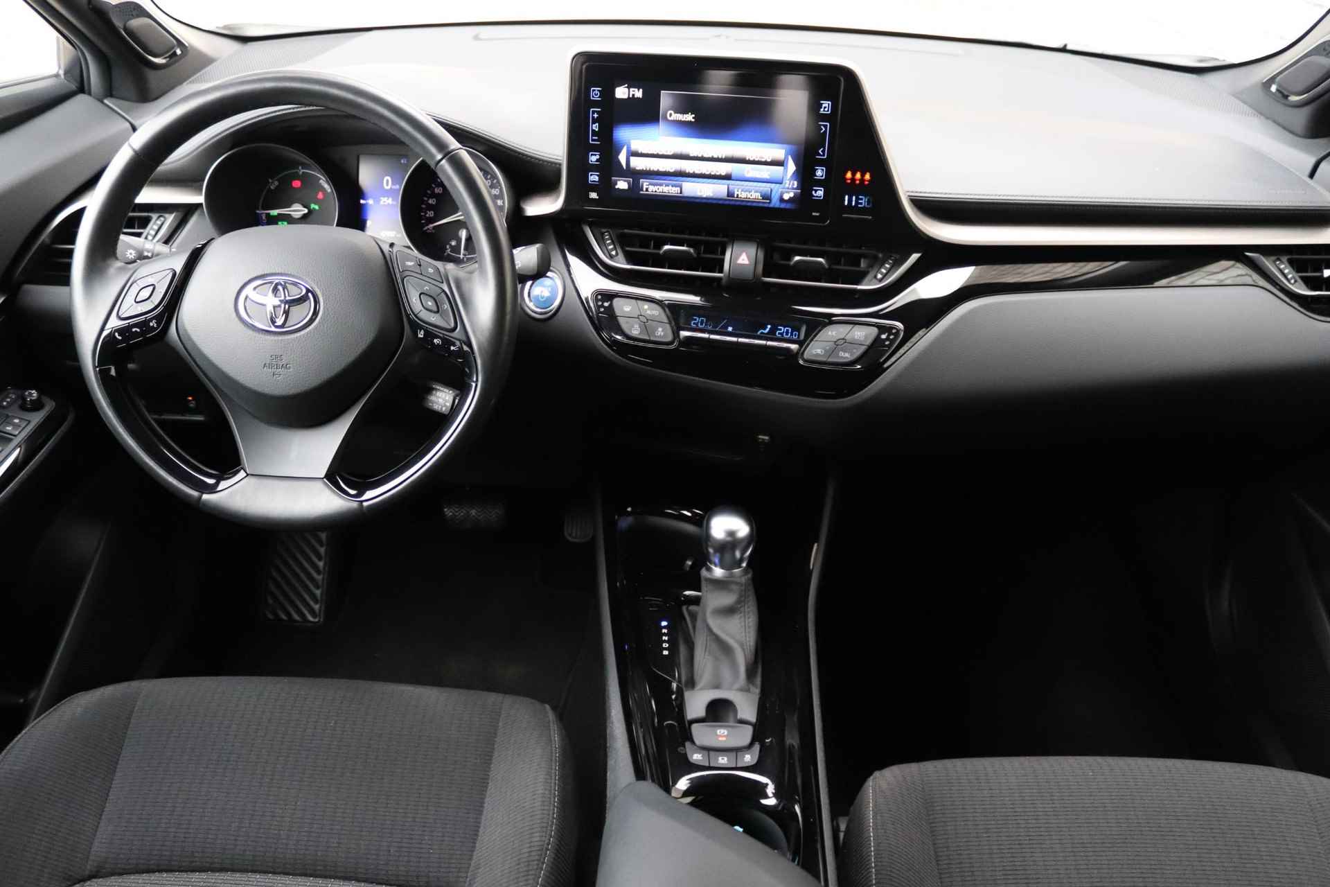 Toyota C-HR 1.8 Hybrid Style Ultimate | Navigatie | Achteruitrijcamera | Stoelverwarming | - 4/39