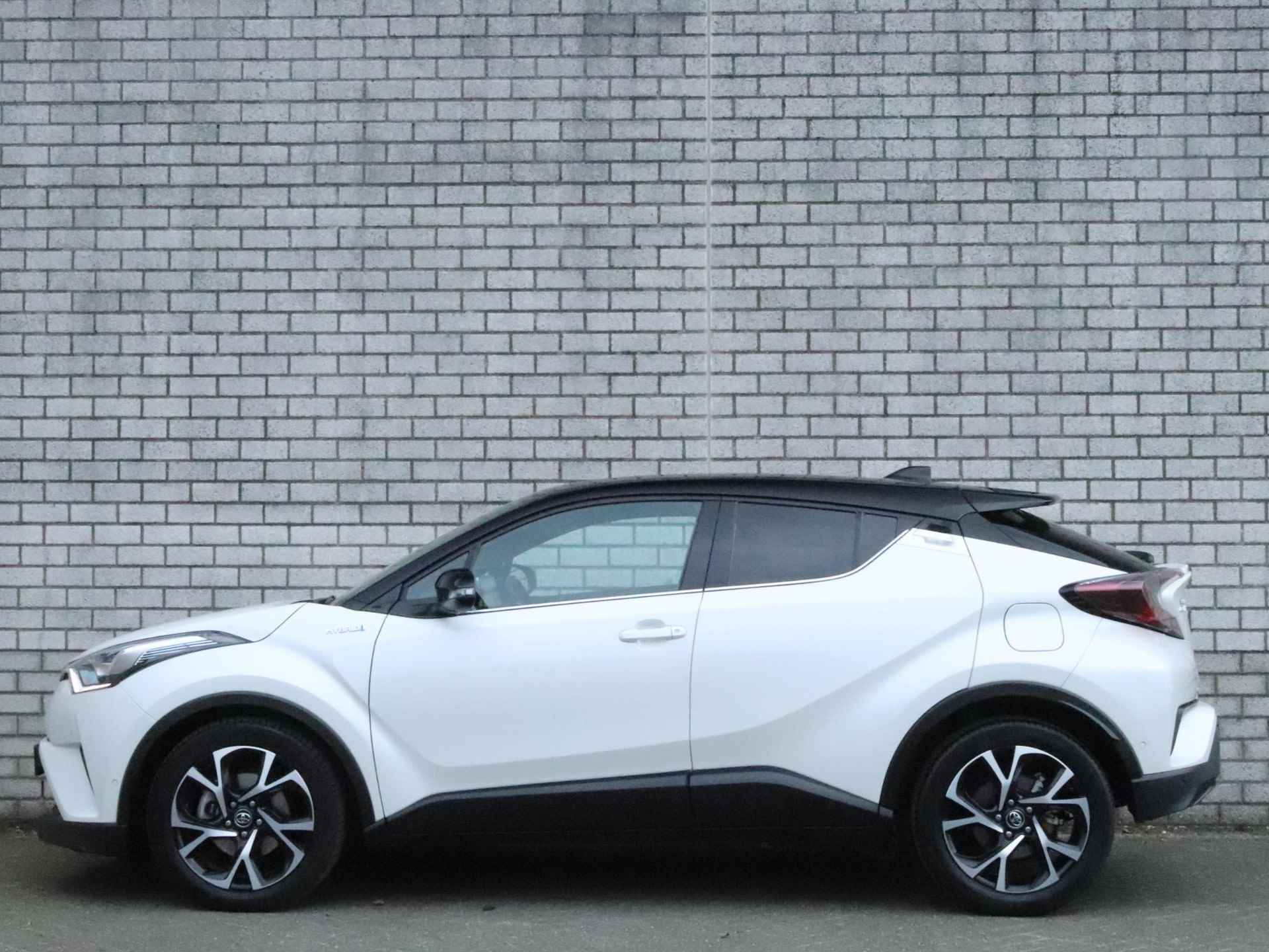 Toyota C-HR 1.8 Hybrid Style Ultimate | Navigatie | Achteruitrijcamera | Stoelverwarming | - 20/39